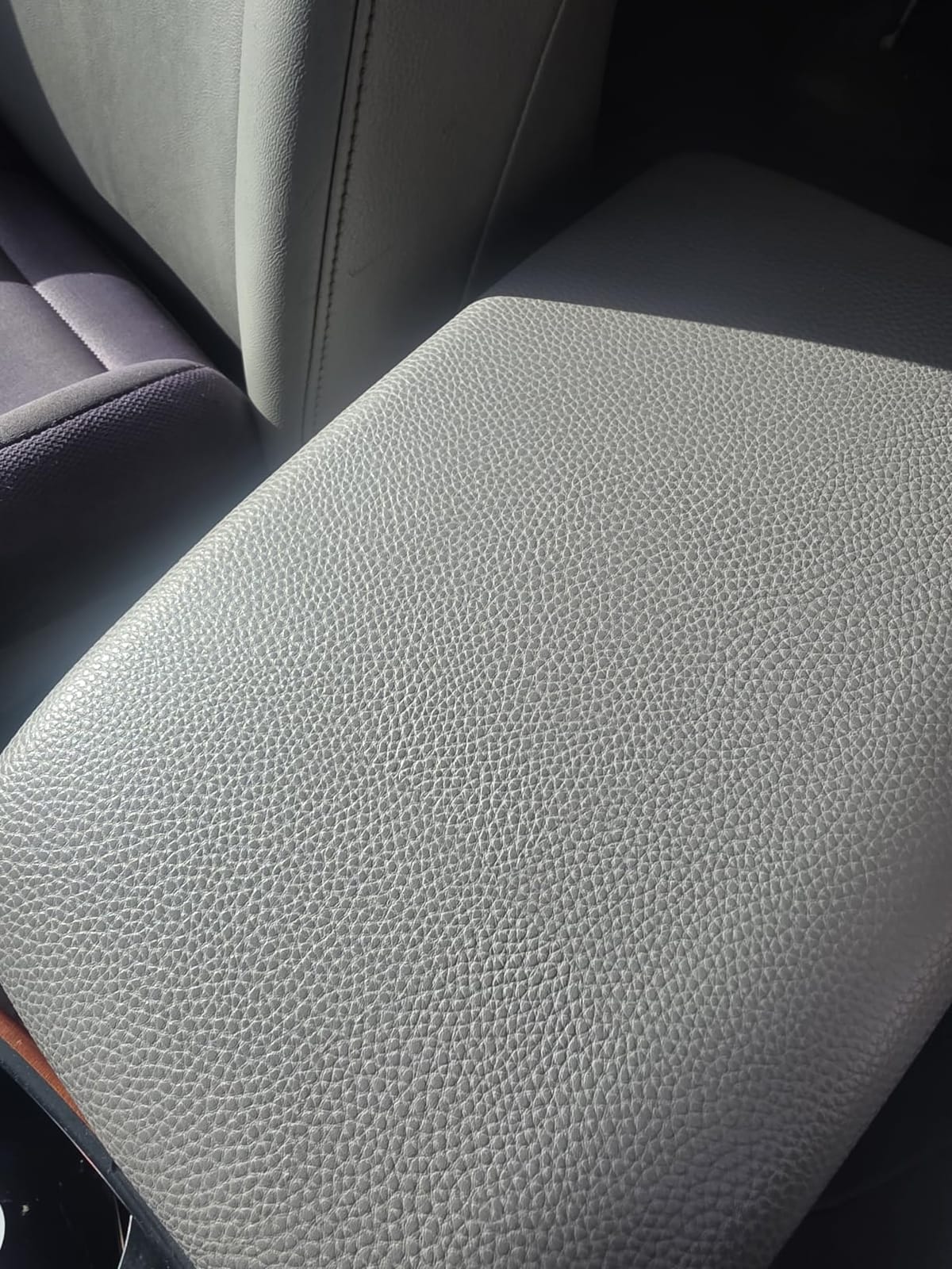 Osompar Center Console Armrest Cover Black Compatible with Toyota Highlander 2008-2013 PU Leather Arm Rest Box Lid Middle Console Cover customer photo 2