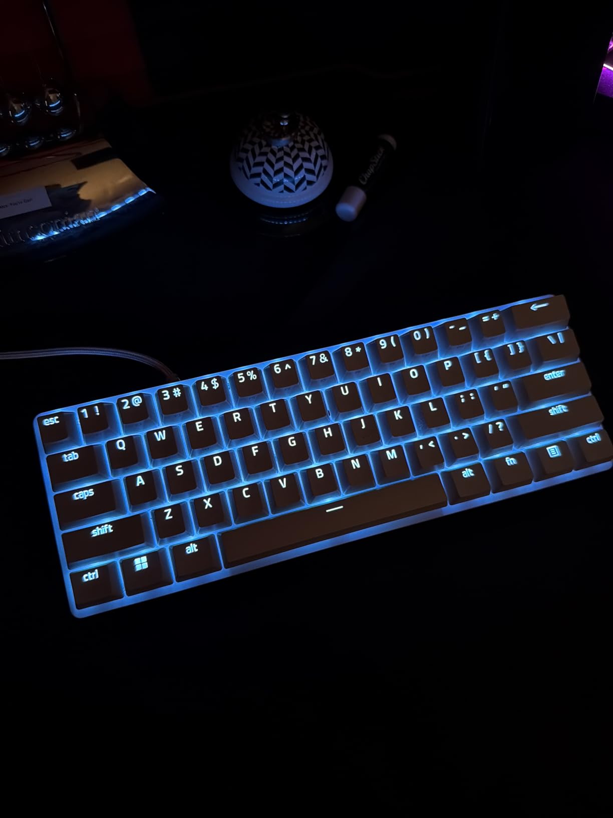 Razer Huntsman Mini 60% Gaming Keyboard, Linear Optical Switches, Black | Aluminum Top Frame, Chroma RGB Lighting, PBT Keycaps, Onboard Memory, Snap Tap customer photo 2