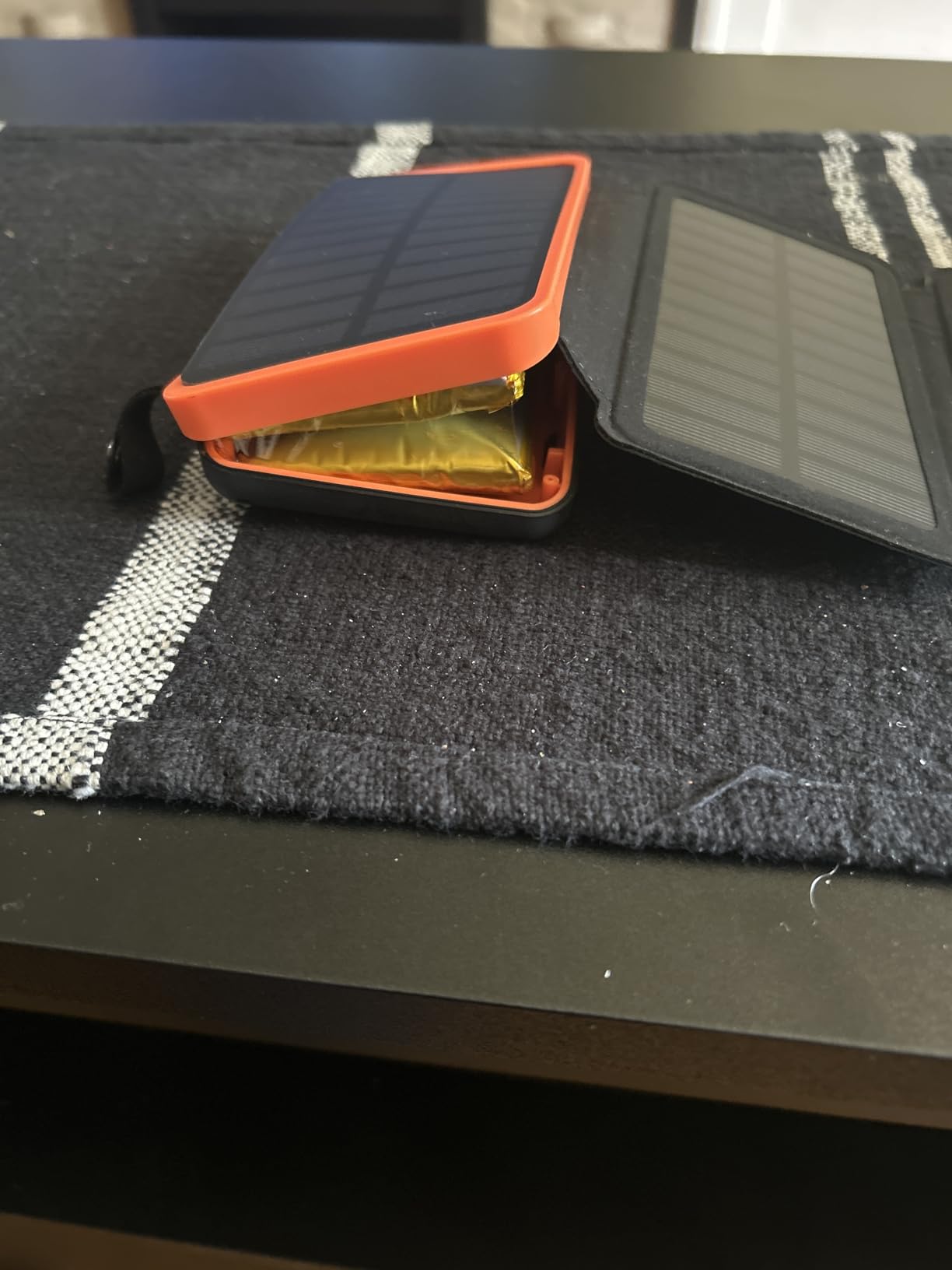 Hiluckey Solar Charger 25000mAh, Outdoor USB C Portable Power Bank with 4 Solar Panels, 3A Fast Charge External Battery Pack with 3 USB Outputs Compatible with Smartphones, Tablets customer photo 1