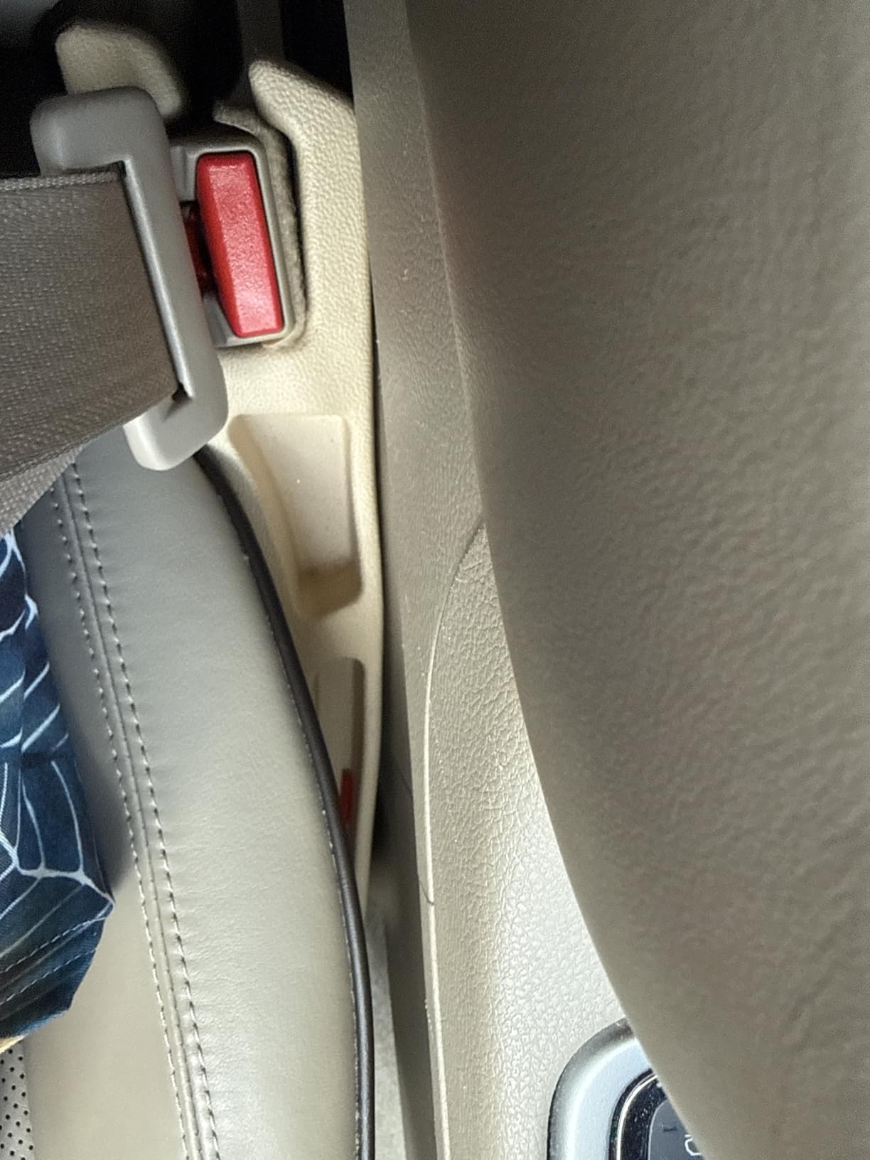 2PCS Car Seat Gap Filler Organizer, 2 in 1 Car Gap Filler (Black) | Multifunctional Design, Fill and Storage Function for Storing Phones Keys Cards, No Drop Seat Guard for Cars Suvs Trucks customer photo 2