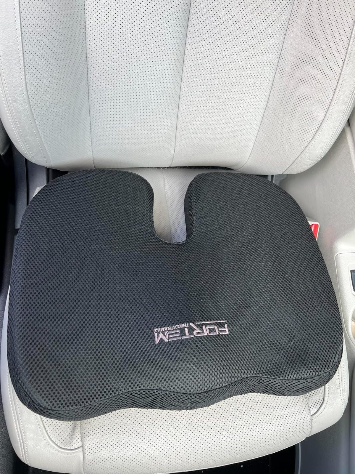 FORTEM Seat Cushion, Office Chair Cushion for Tailbone Sciatica Pain Relief | Memory Foam Pillow for Car | Ergonomic Design | Washable Cover | Non Slip | Black customer photo 2