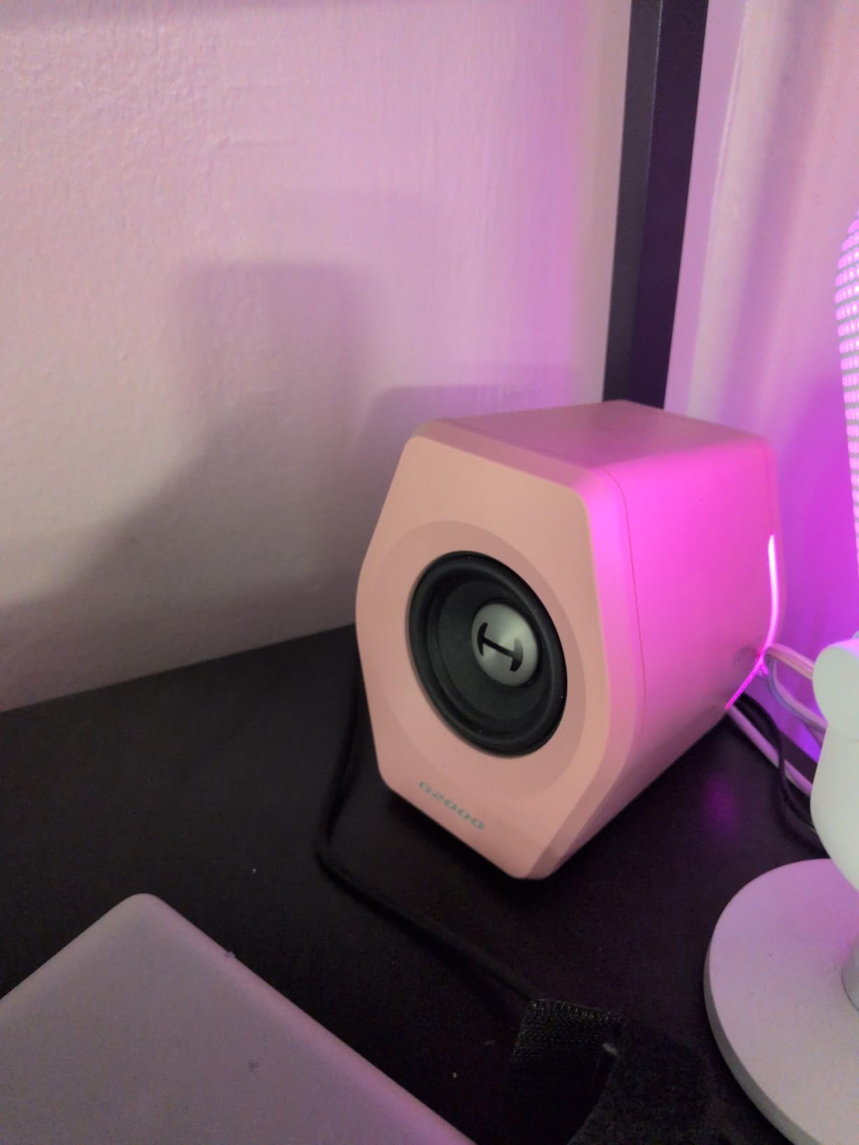 Edifier Hecate RGB Gaming Speakers, 32W Peak Power, Bluetooth, Black customer photo 1