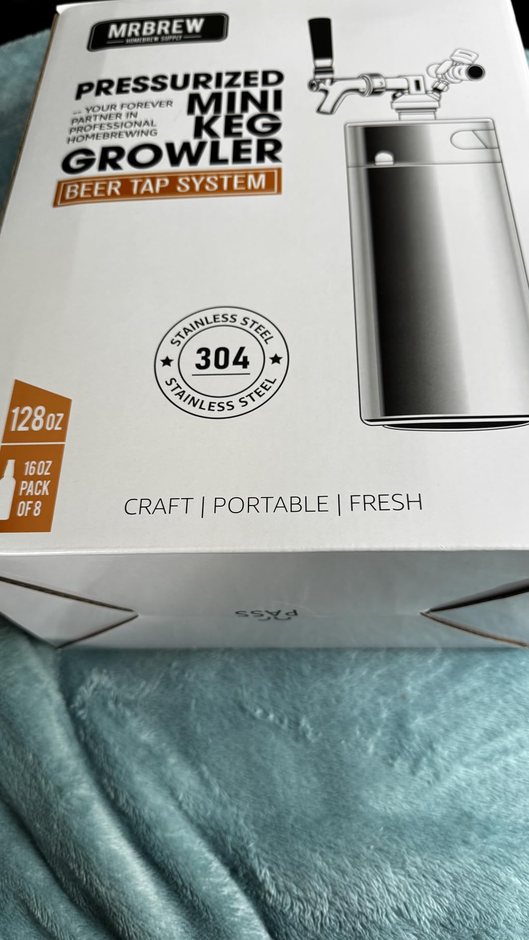 MRbrew 128oz Mini Keg Growler Mini Kegerator Draft Beer Dispenser System | Portable Pressurized Stainless Steel Beer Growler Tap with CO2 Regulator customer photo 2
