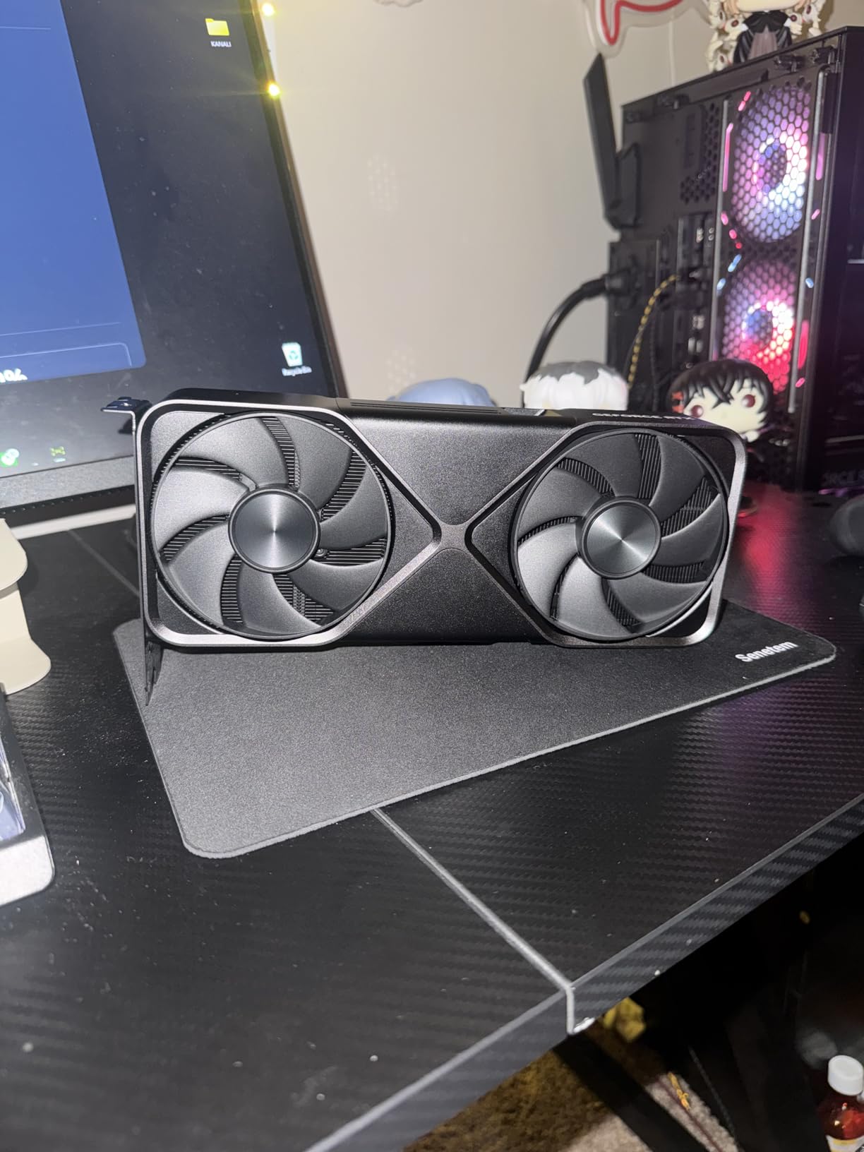 NVIDIA GeForce RTX 5070 12GB GDDR7 Graphics Card - Graphite Grey (Founders Edition) customer photo 2