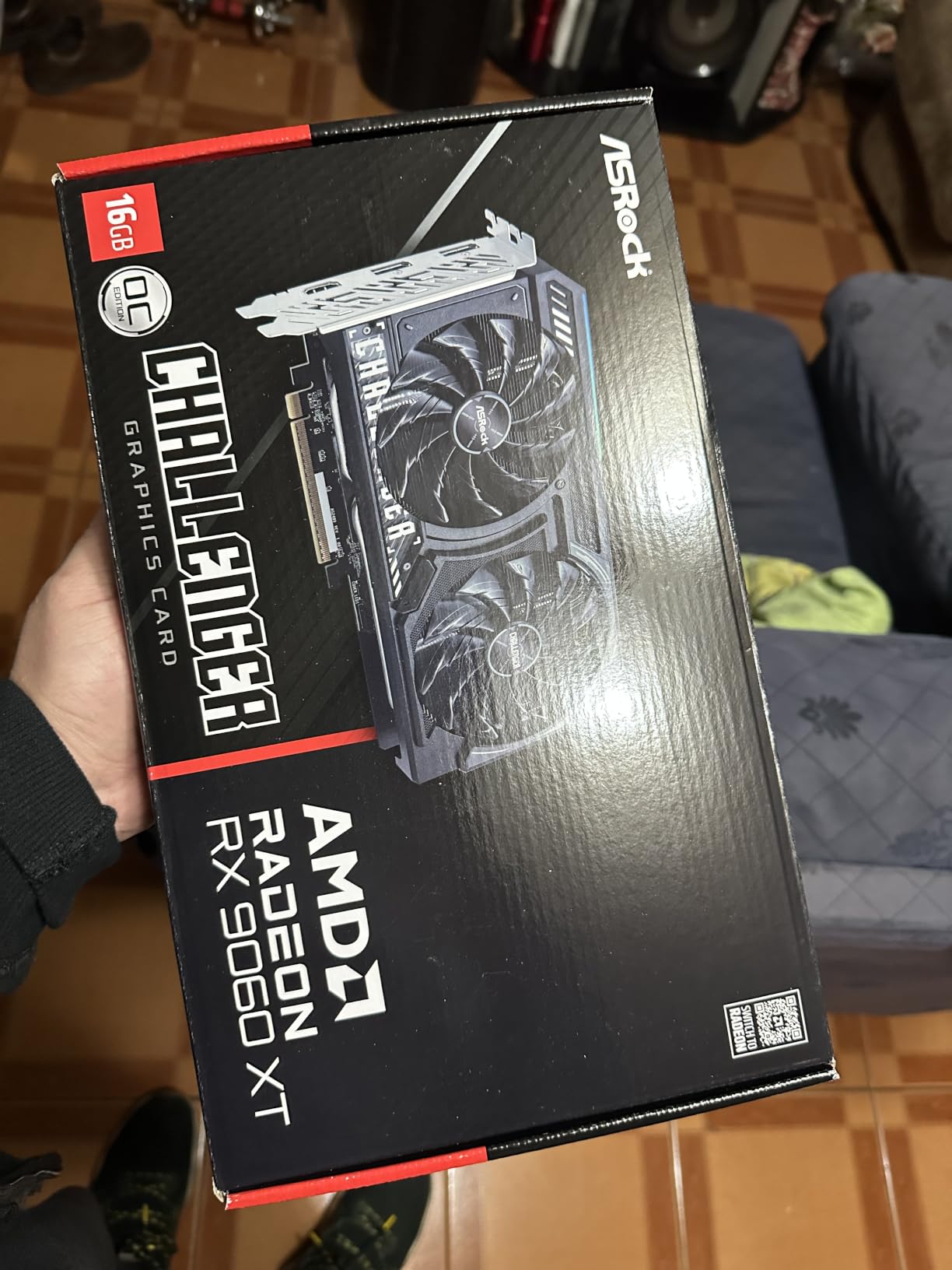 ASRock Radeon RX 9060 XT Challenger 16GB OC, RDNA 4, 3290MHz Boost, 16GB GDDR6 128-bit, PCIe 5.0, Dual Fans, 0dB Silent, LED Indicator, DisplayPort 2.1a, HDMI 2.1b customer photo 1