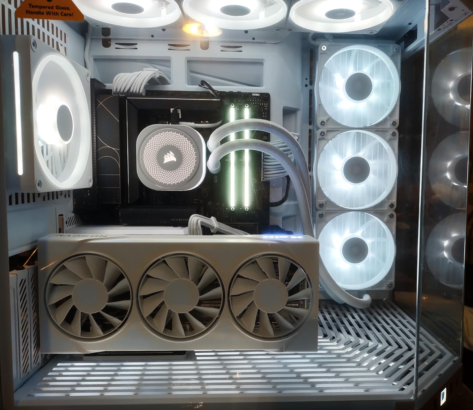 XFX Swift AMD Radeon RX 9060 XT OC White Triple Fan Gaming Edition 16GB GDDR6 customer photo 1