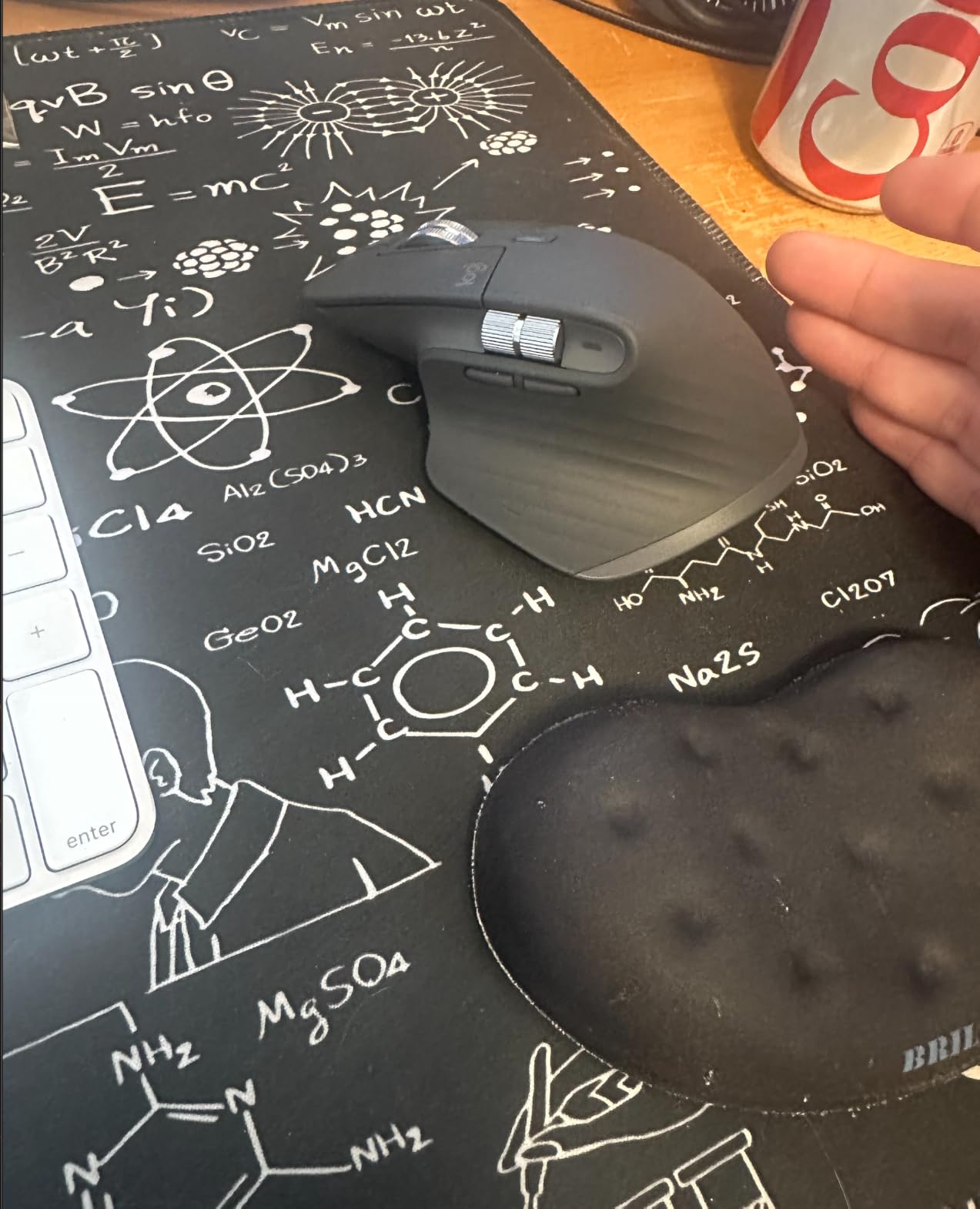 Logitech MX Master 3S Bluetooth Wireless Mouse No Receiver - Graphite | MagSpeed Scrolling, 8K DPI tracking, Quiet clicks, Programmable buttons, Bluetooth, Windows PC, Mac, Linux, Chrome customer photo 1