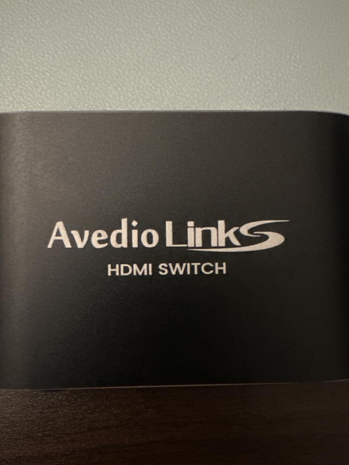 HDMI 2.1 Switch 3 in 1 Out, 4K@120Hz 8K@60Hz, Aluminum, 48Gbps w/HDMI Cable customer photo 1