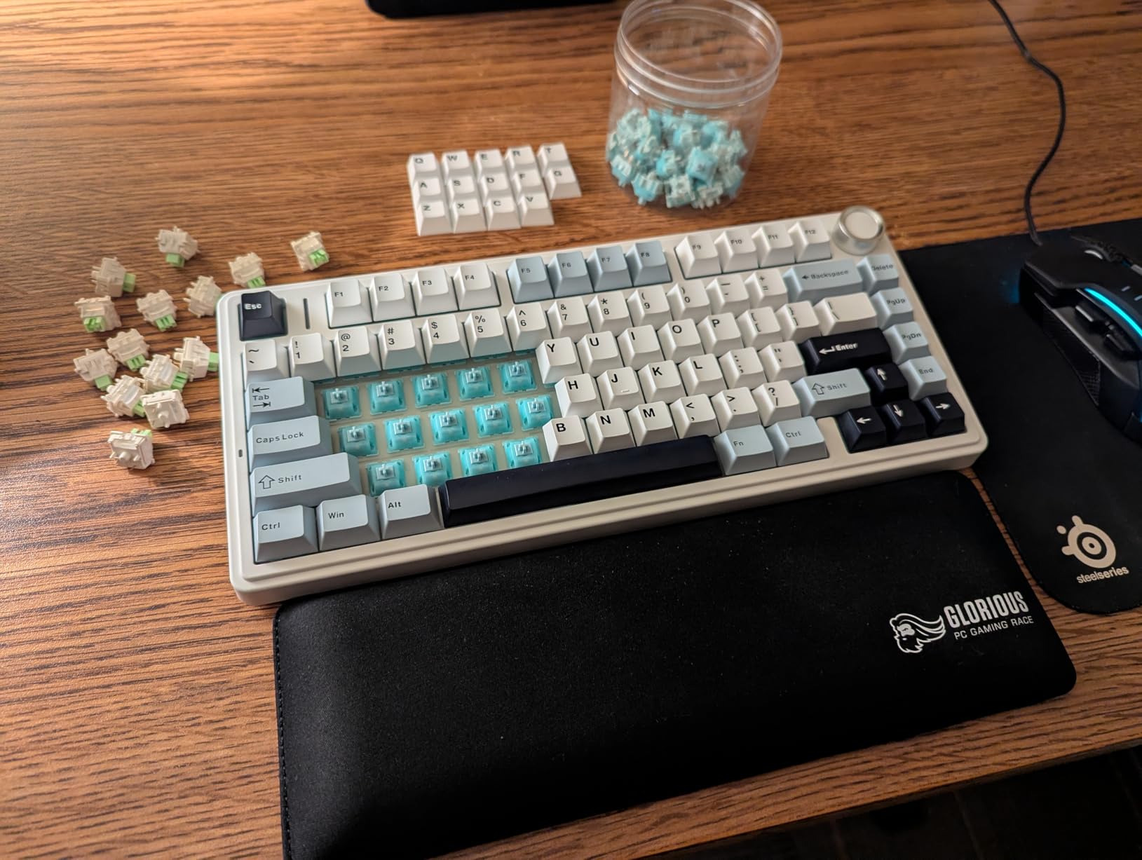 EPOMAKER Creamy Jade 45gf Gaming Keyboard Switches, 100 PCS Linear Switch, 5-Pin Pre-Lubed Switch, with PC/PA66 Case, POK Stem, Compatible with MX Keycaps for Mechanical Keyboard customer photo 2