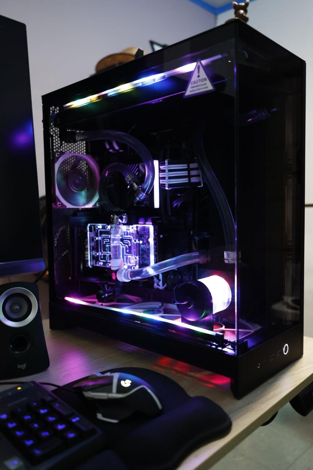 Alphacool Core RX 9070 XT Hellhound + Pure GPU Water Block with Backplate | Chrome-Plated Copper Base, Acrylic Top, aRGB, 4x G1/4
