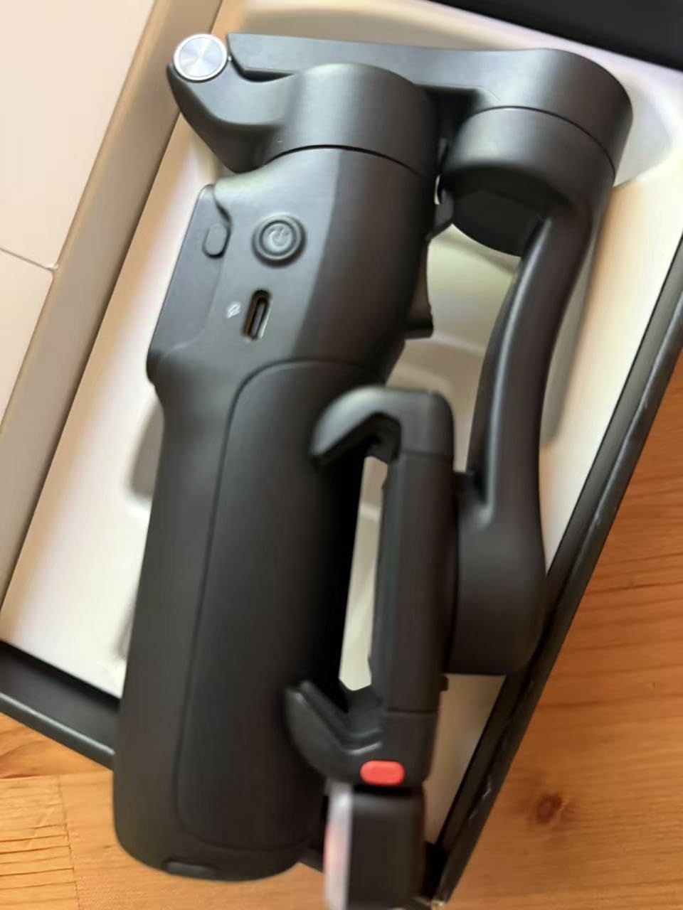 hohem iSteady V3 Ultra 3-Axis Gimbal Stabilizer for iPhone & Android | AI Live Feed Monitoring, AI Auto Tracking, Touchscreen Remote, iSteady 9.0 Anti-Shake, 8