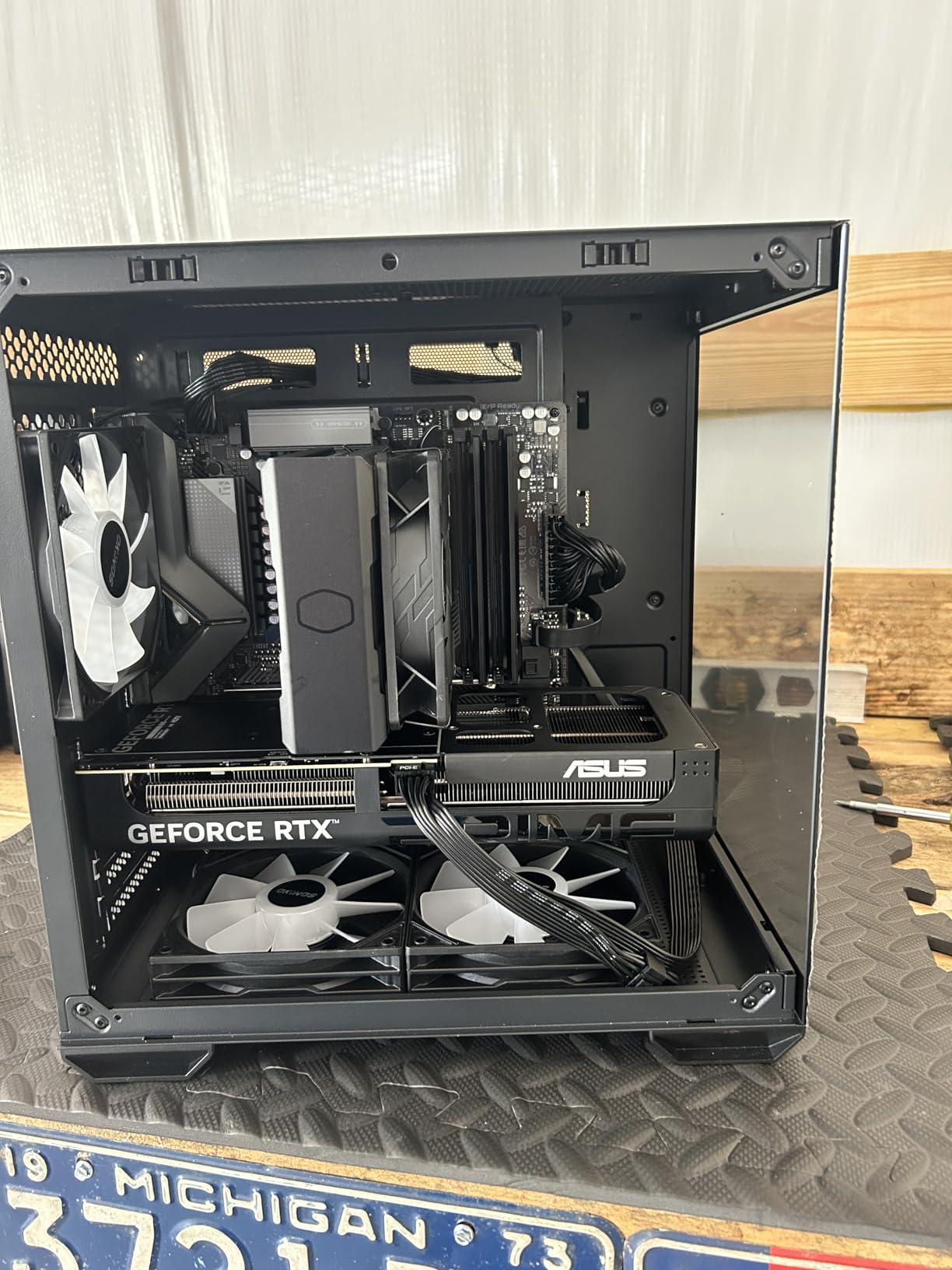 GIGABYTE B850M Eagle WIFI6E AMD AM5 mATX Motherboard, Support AMD Ryzen 9000/8000/7000 Series, DDR5, 8+2+2 Power Phase, 2X M.2, PCIe 5.0, USB-C, WIFI6E, 2.5GbE LAN customer photo 1