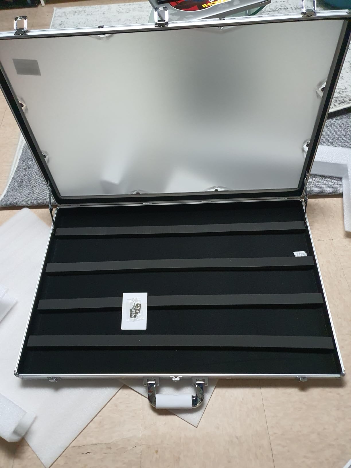 Trade Show Display Case - Large Aluminum Locking Tabletop Showcase 34