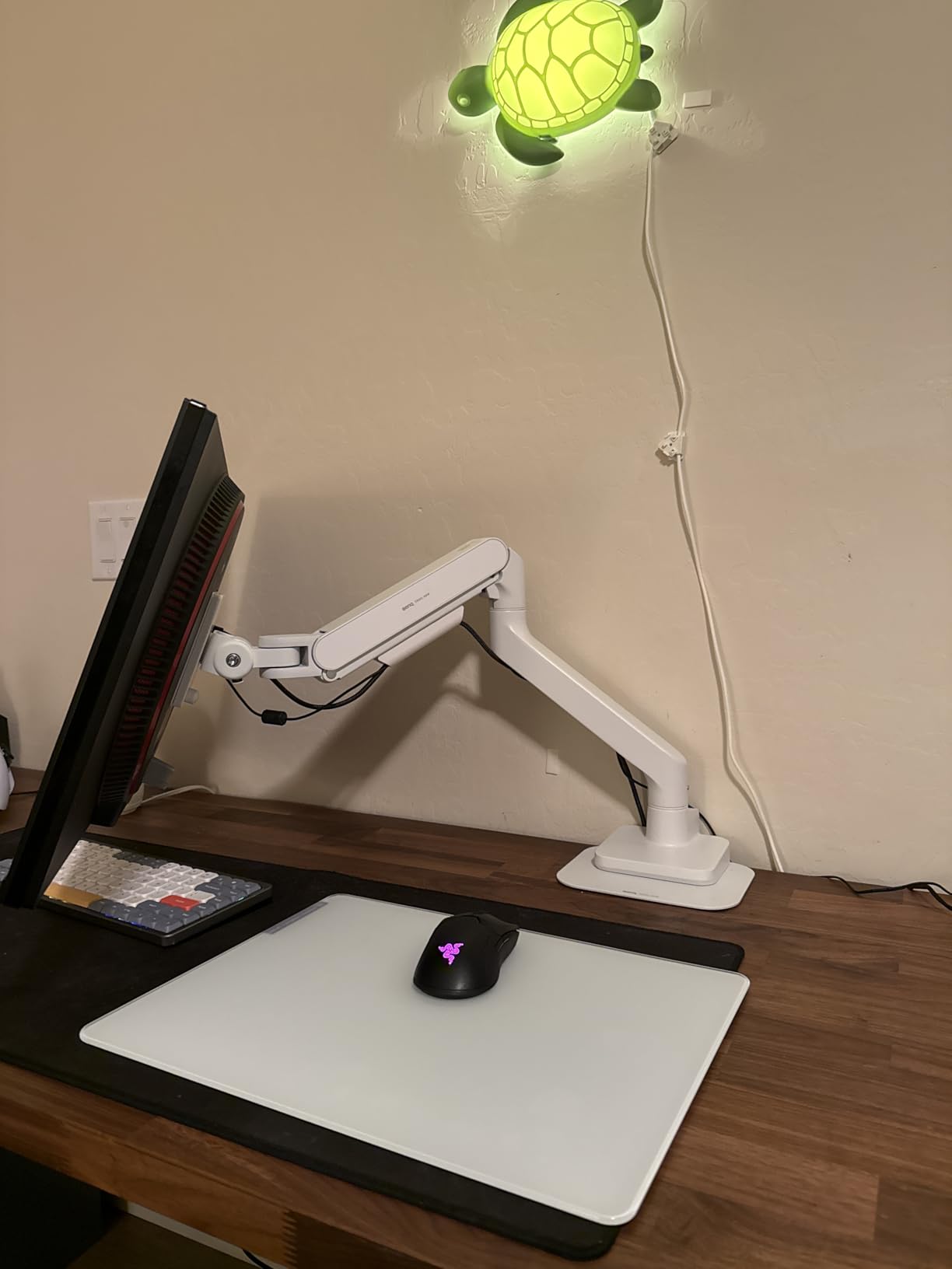 BenQ ErgoArm BDH01 Dual Monitor Arm for 2 Screens Up to 35 inch and 44lbs, Black, VESA 75x75, 100x100, Fits desk 12-45mm thick, Heavy duty, Reinforcement plate desktop protect, Top mounting, clamp and grommet customer photo 2