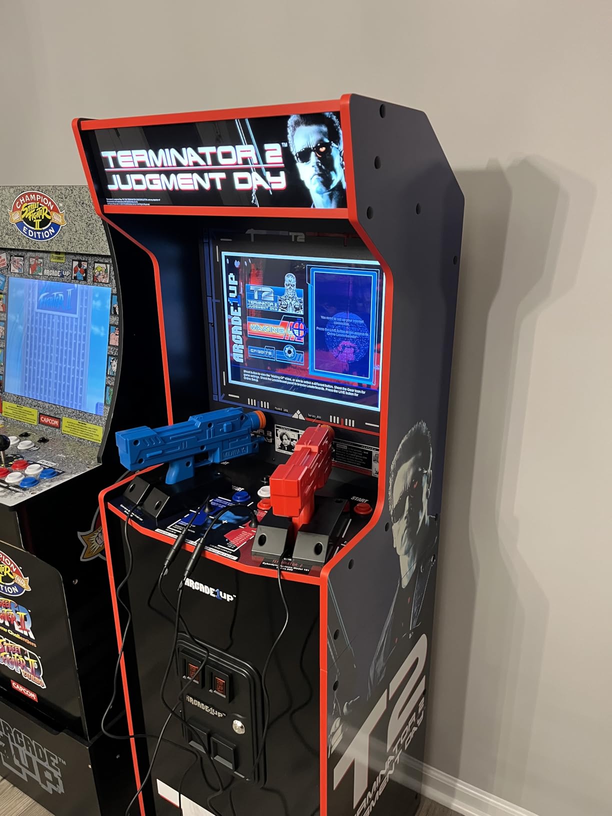 Arcade1Up Terminator 2 Deluxe Arcade Machine with Real-Feal Arcade Guns | 17-Inch BOE Color Monitor, Dual Speakers and Wi-Fi Online Leaderboards, 5-Foot Tall customer photo 2