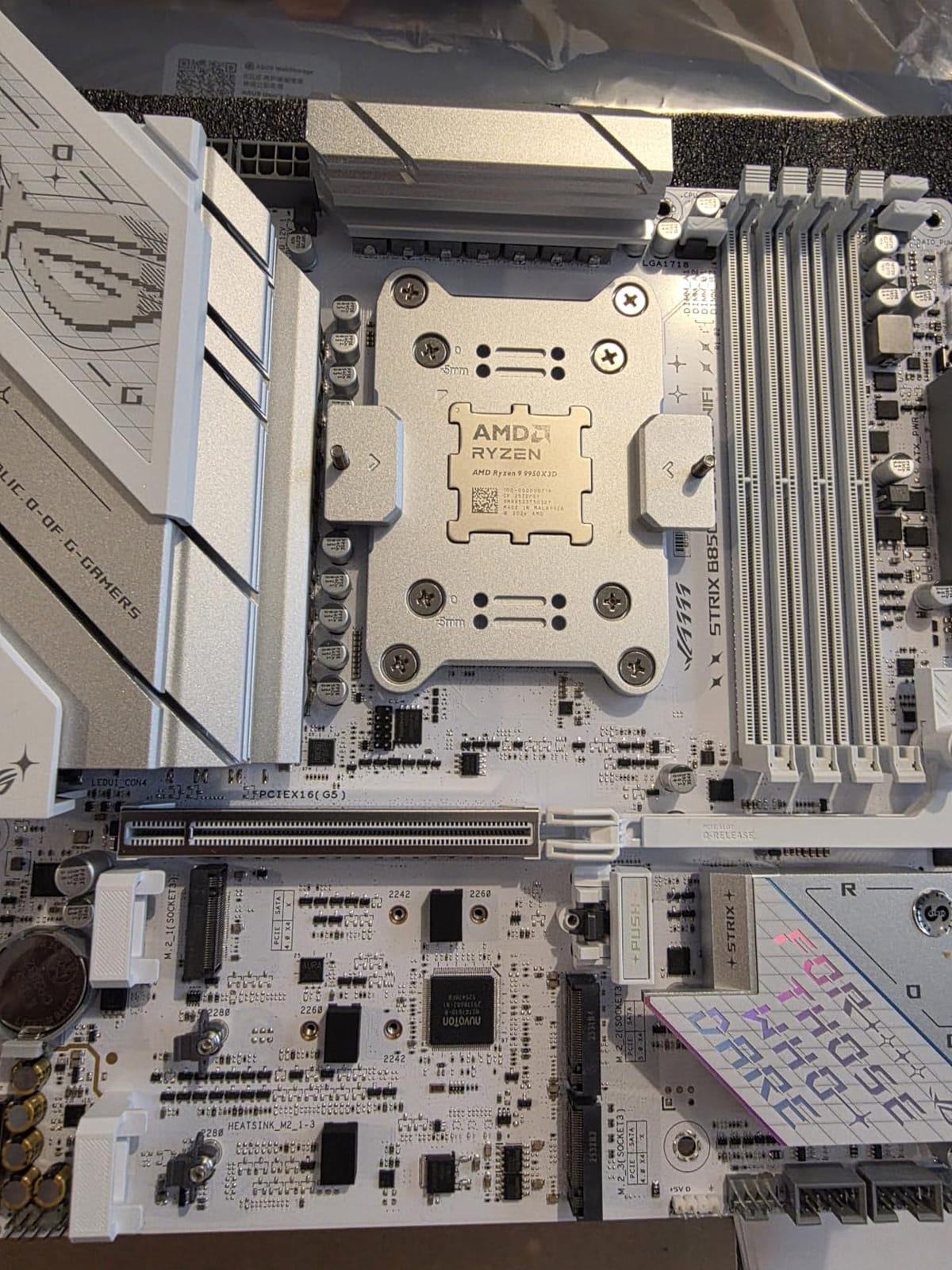 ASUS ROG Strix B850-G Gaming WiFi AMD AM5 B850 mATX Motherboard, Advanced AI PC Ready, 14+2+1 Power Stages, DDR5 Slots, 4X M.2 Slots, PCIe 5.0 Ready, WiFi 7, 2.5G LAN, USB 20Gbps Type-C, AI Advisor customer photo 1