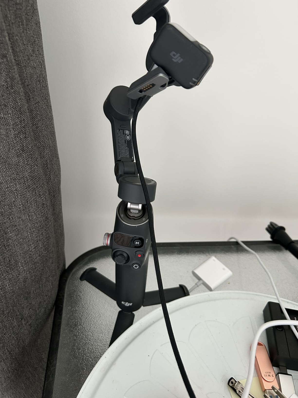 DJI Osmo Mobile 8 Gimbal Stabilizer for Phone, 3-Axis Stabilization | AI Native Tracking with Audio & Lighting, 360° Pan Rotation, Built-in Extension Rod & Tripod, 10h Battery customer photo 1