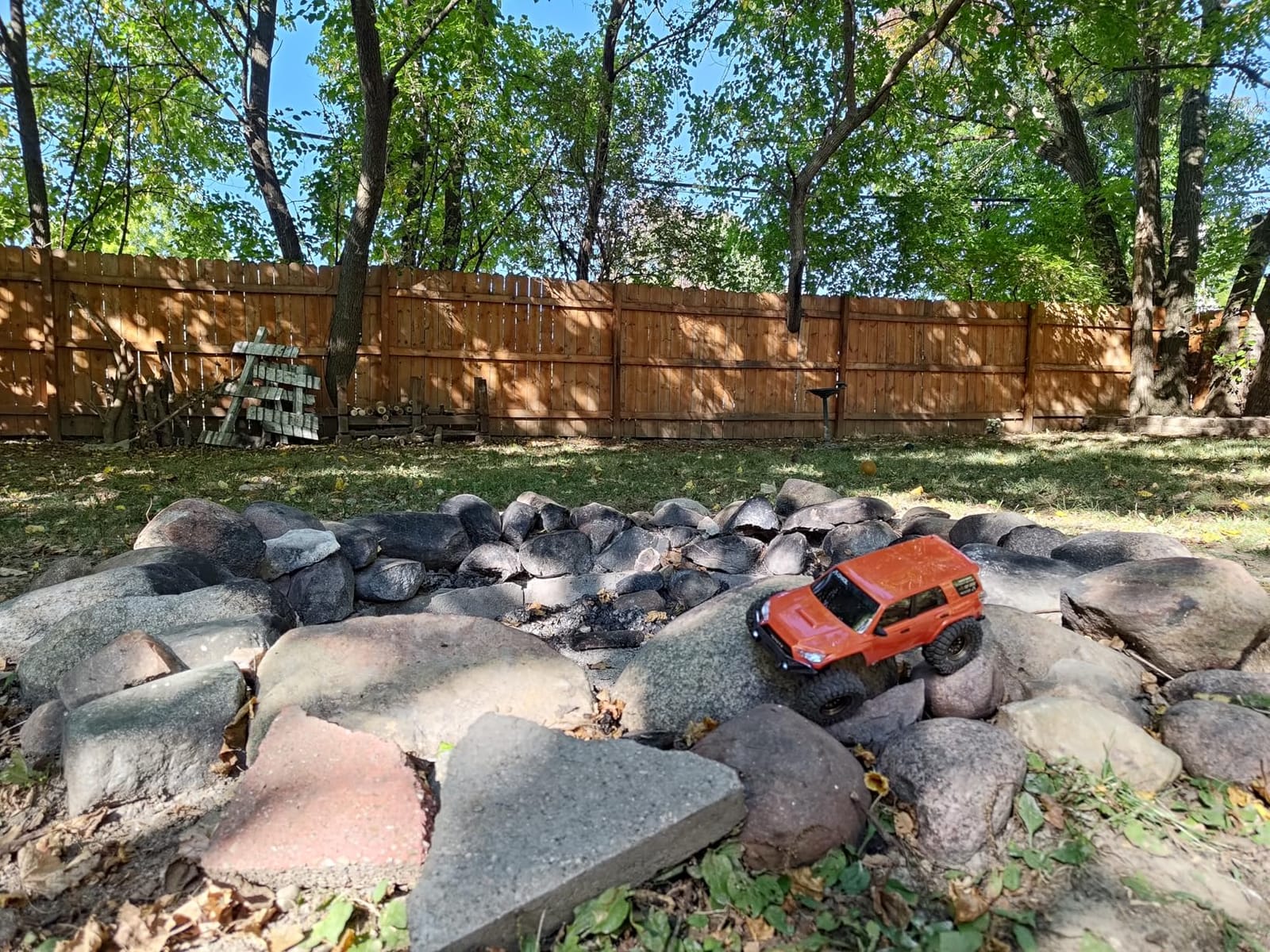 Axial SCX24 Toyota 4Runner 1/24 RC Truck, 4X4 RTR, Gray | Brushed Rock Crawler, AXI-2035T2, Battery and Charger Included customer photo 2