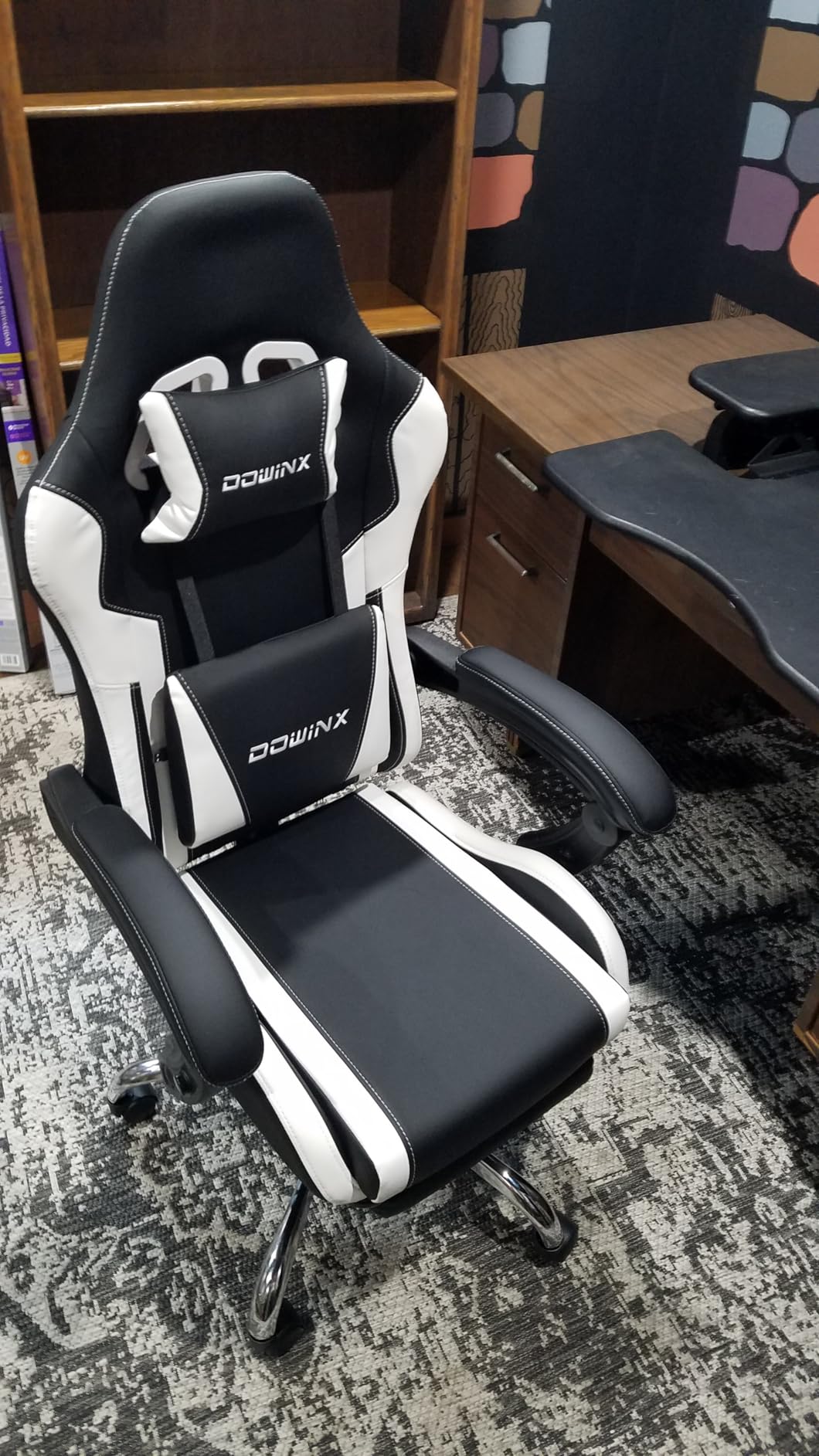 Dowinx Gaming Chair with Footrest, 330lbs Computer Chair 2D Lift Linkage Armrest, Massage Lumbar, Height Adjustable Ergonomic Comfy Video Game Chairs for Home Office Streaming, Long Gaming, White customer photo 1