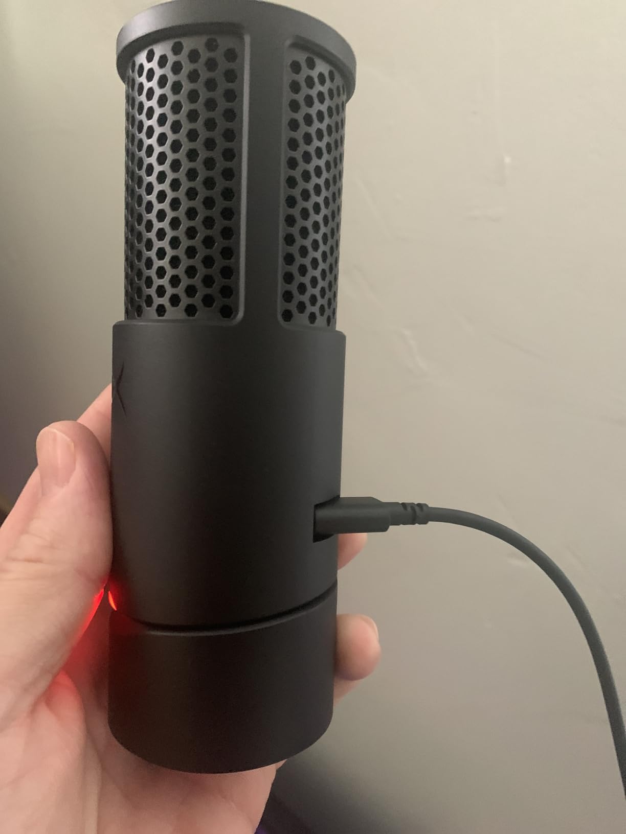 HyperX SoloCast 2 - Gaming USB Condenser Mic for PC, USB-C to USB-A, Built-in Pop Filter, Internal Shock Mount, Plug and Play, 24-bit / 96kHz, Compact Tiltable Stand - Black customer photo 2