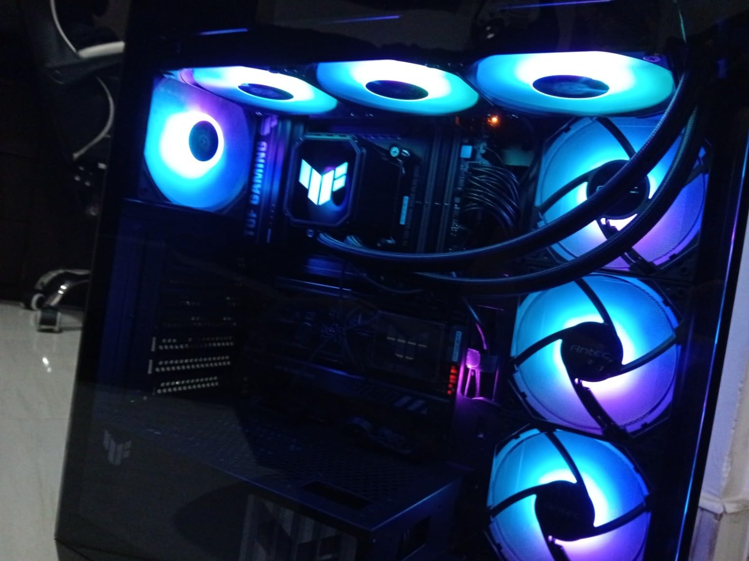 ASUS TUF Gaming LC III ARGB 360mm AMD/Intel Gaming Liquid CPU Cooler | 360mm AIO, TUF Gaming MF-12 fans, 3-phase 6-slot 4-pole pump, reinforced tubing, Intel LGA1851/1700/1200 & AMD AM5/AM4 customer photo 1