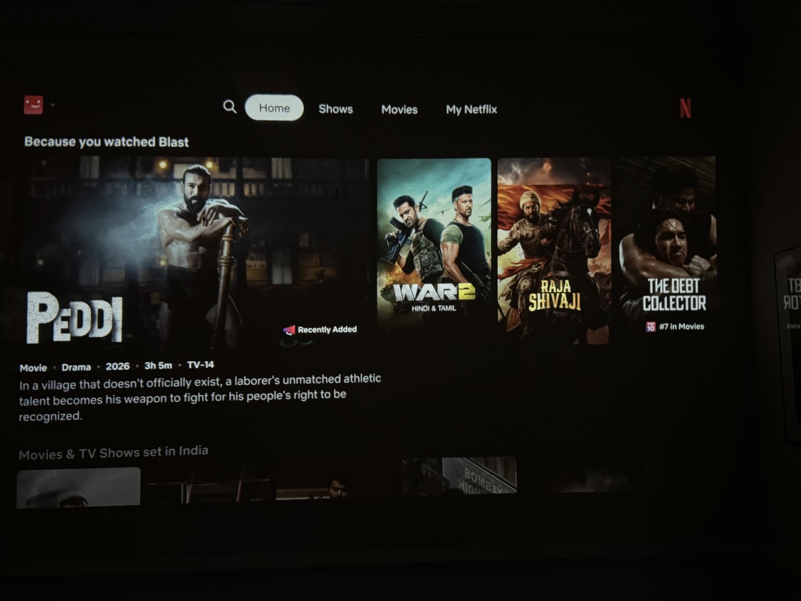 iSinbox Short Throw Projector 4K, Now with Netflix, Auto Focus, 40W Dolby customer photo 2