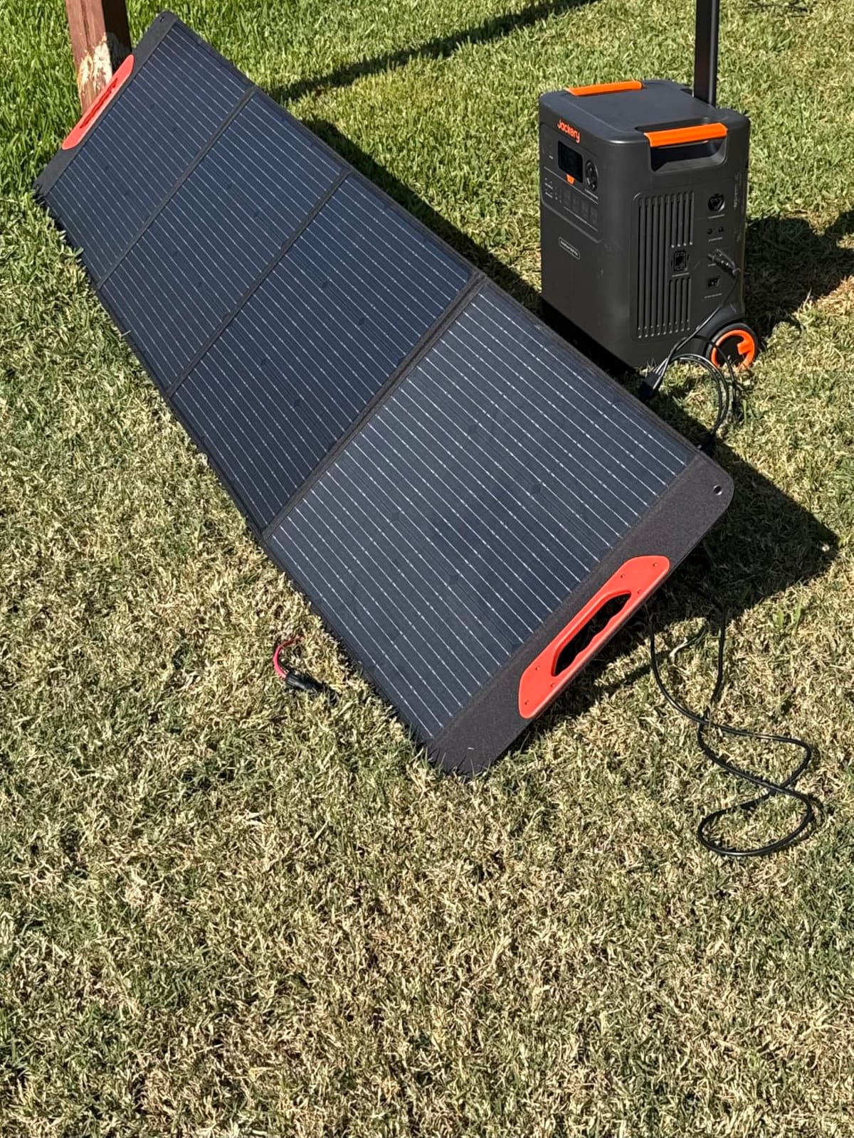 Jackery HomePower 3600 Plus Portable Power Station, 3600W AC Output, 3584Wh LFP Solar Generator, Expandable up to 21kWh, Essential Home Backup for Home Use, Emergencies, RV (Solar Panel Optional) customer photo 1
