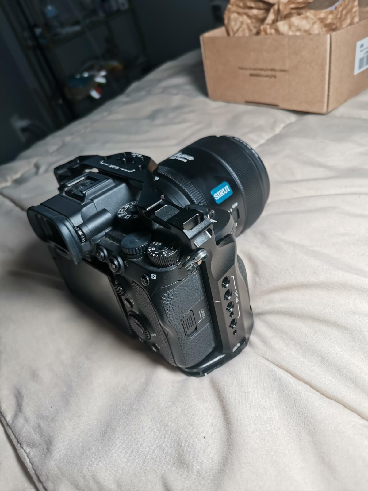 Camera Cage for Sony A7V/ A7IV/ A7RIV/ A7RV/ A7SIII/ A1 | Integrated Slot for AirTag, for Sony Alpha 7 V, 7R V, 7 IV, 7S III, 1, 7R IV customer photo 1
