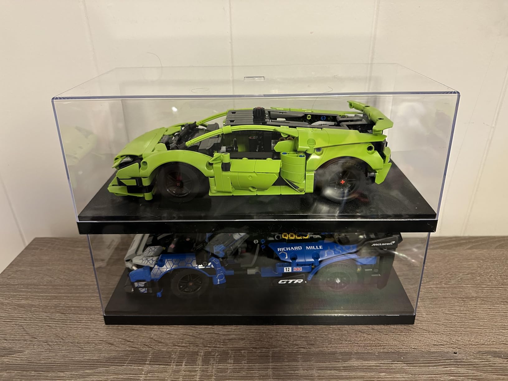 Greenlight 1:18 Scale Acrylic Display Case for 1:18 Diecast Cars, Clear Cover with Black Base, Stackable Design, Model 55028 customer photo 2