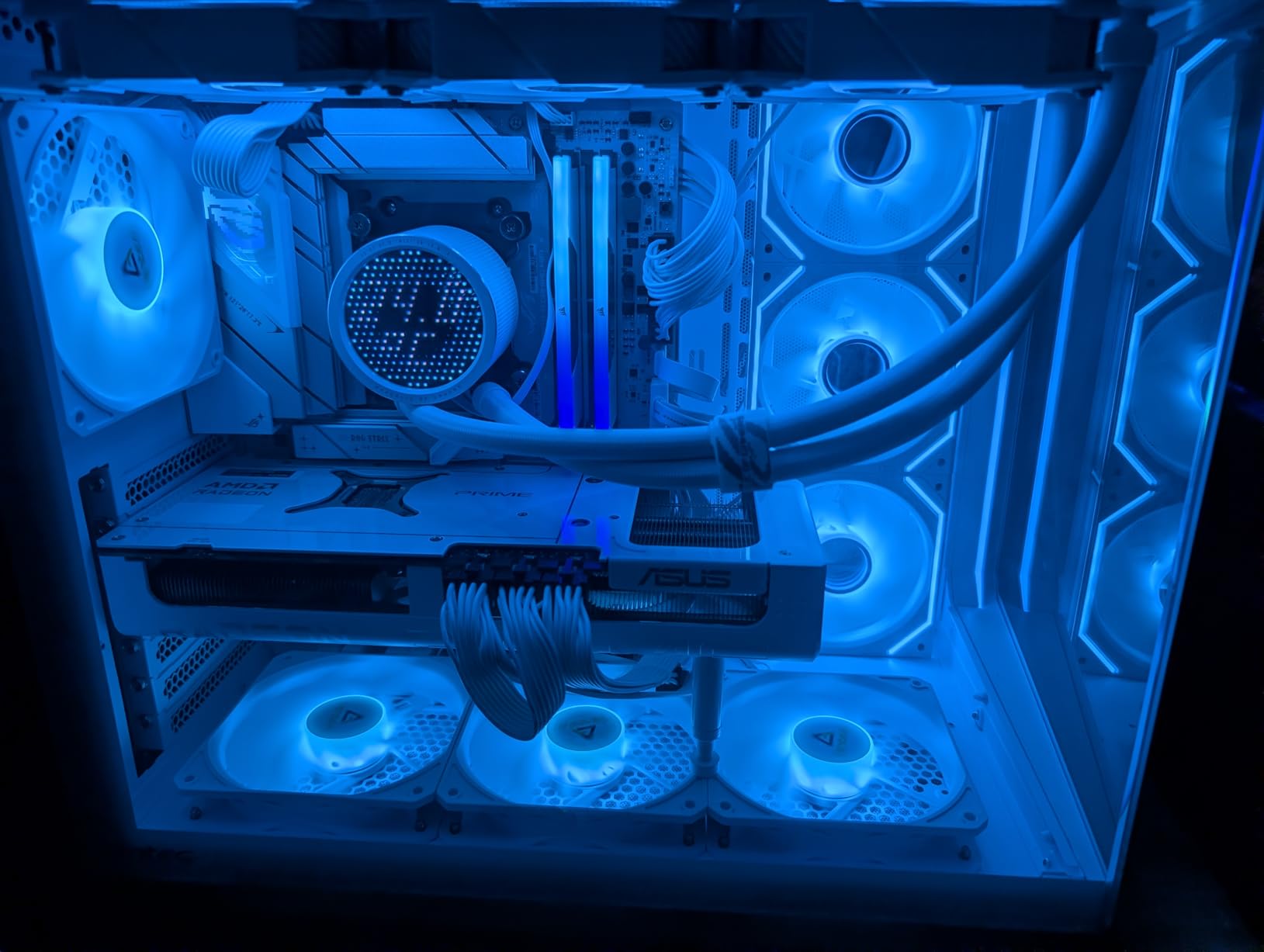 ASUS Prime Radeon RX 9070 XT 16GB GDDR6 White OC Edition Graphics Card (PCIe 5.0, HDMI/DP 2.1) customer photo 2