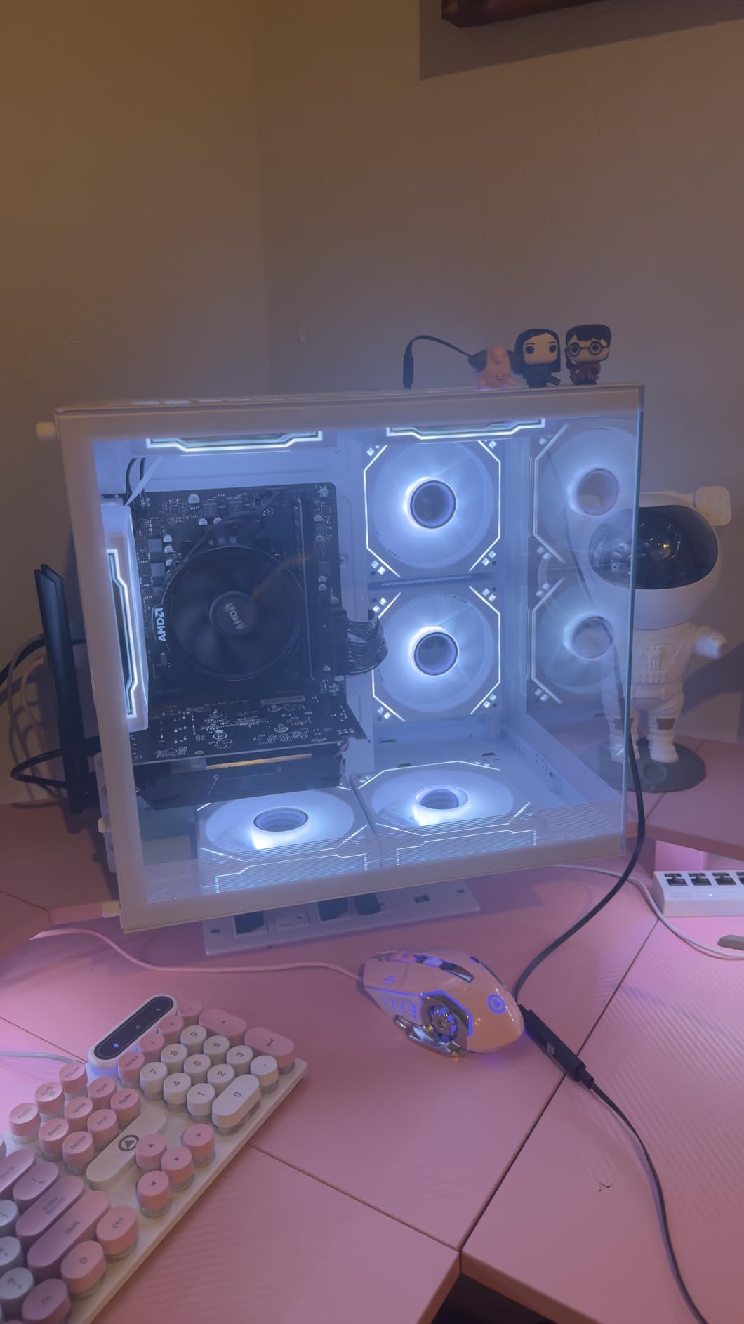 suevery Gaming PC Bundle White R5 Tower Pre Built Desktop Computer | AMD Ryzen5 6Cores Up to 4.1G DDR4 16G RAM Radeon 4G Graphics Card M.2 NVMe 512G SSD Wi-Fi6 R5 Gamer Home customer photo 2