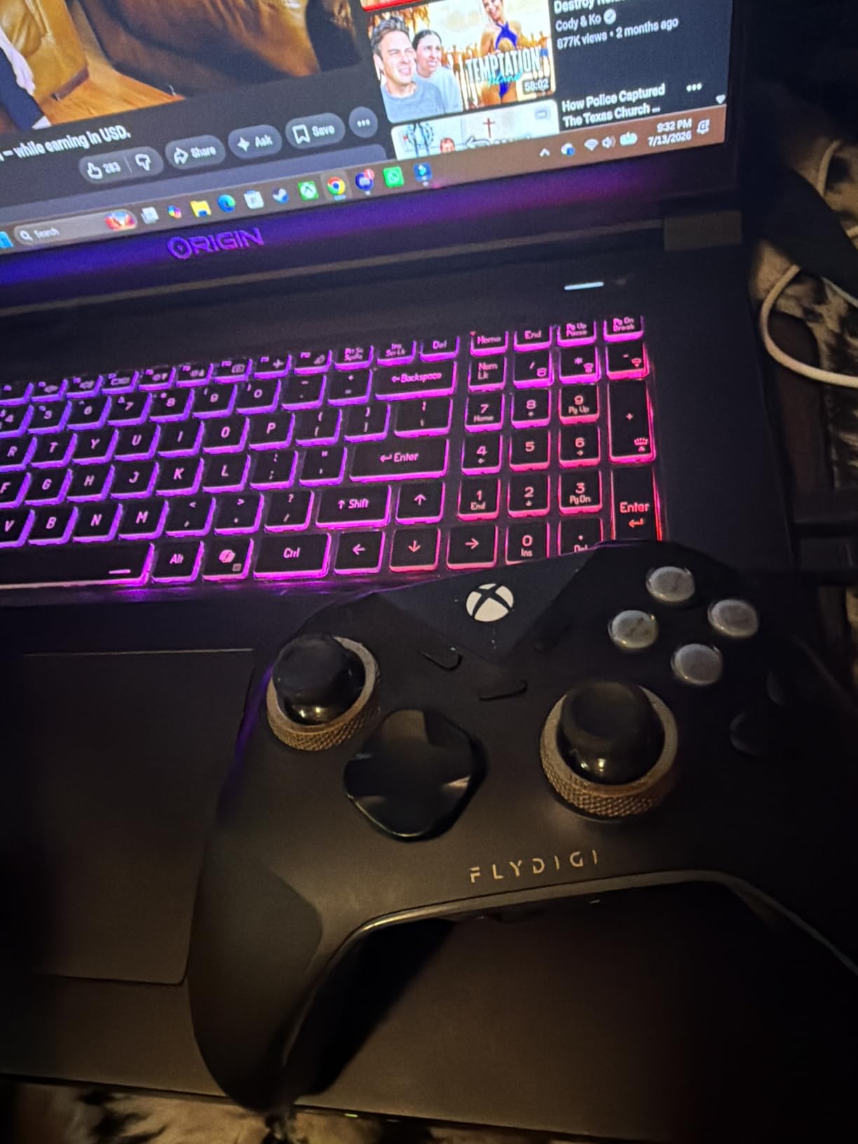 FLYDIGI VADER 5S Wired Controller for XBOX Series X|S, XBOX One, Windows | FORCEFLEX Adjustable Tension Structure, Hall Effect NO DRIFT, FORCESWITCH Triggers, 6 Remappable Buttons, 3.5mm Audio Jack customer photo 1