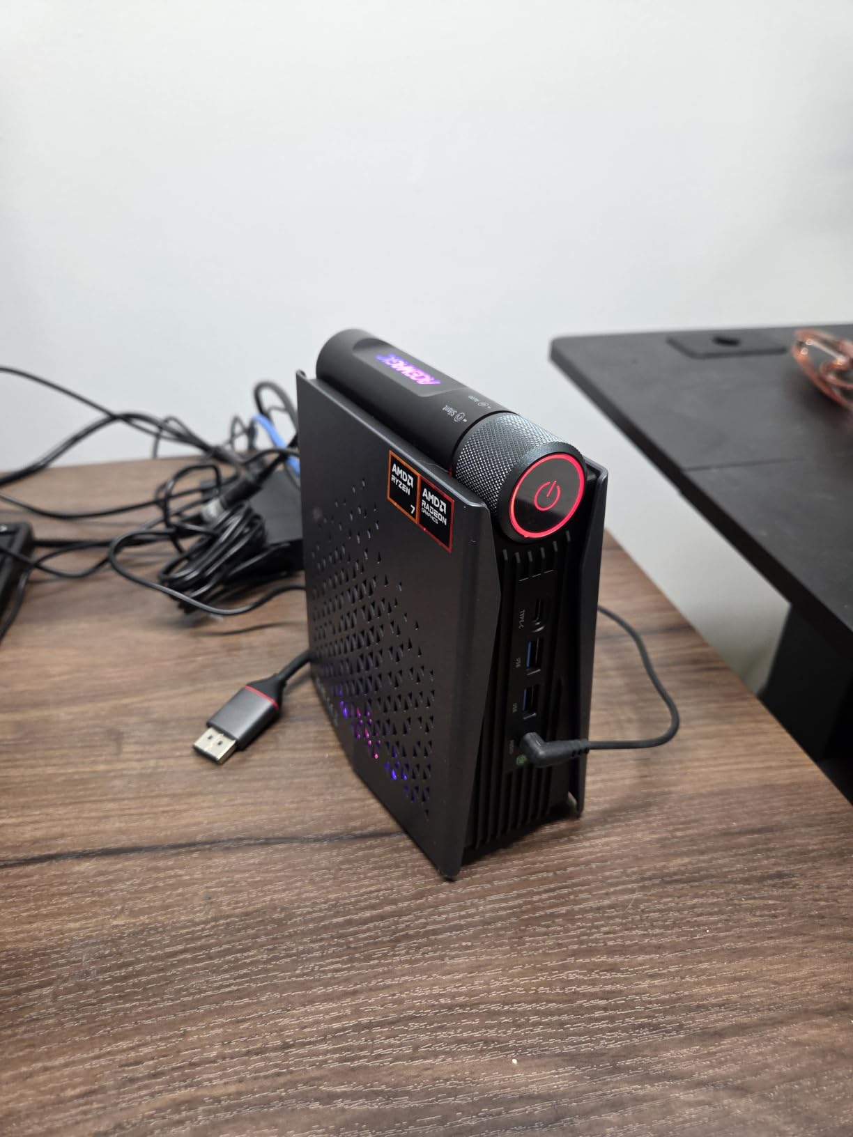 ACEMAGICIAN S3A Mini PC, Ryzen 7 H 255 (Up to 4.9GHz, 8C/16T), Radeon 780M Graphics, 16GB LPDDR5 RAM, 512GB PCIe4.0 SSD, Mini Desktop Computer for Content Creation, Programming, Gaming & Home Office customer photo 2