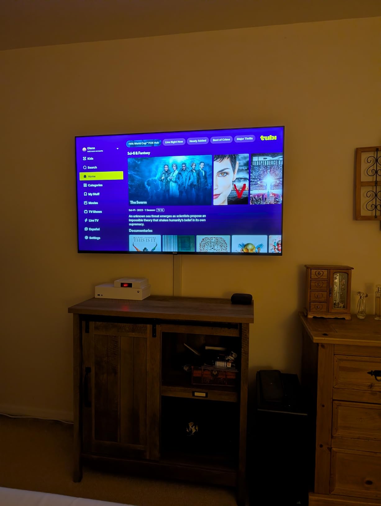 Roku 65-Inch Select Series Smart TV 2026-4K QLED TV - Roku TV | Flat Screen QLED Television with Voice Remote, Wi-Fi & Bluetooth Headphone Mode customer photo 1