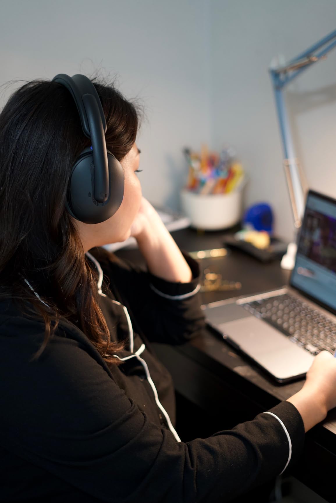 Logitech G325 Lightspeed Wireless Gaming Headset - Black | All-Day Comfort, Built-in Mic with Noise Reduction, 24-Bit Audio, 24+ Hr Battery Life, for PC, PlayStation, Switch, Mobile customer photo 2