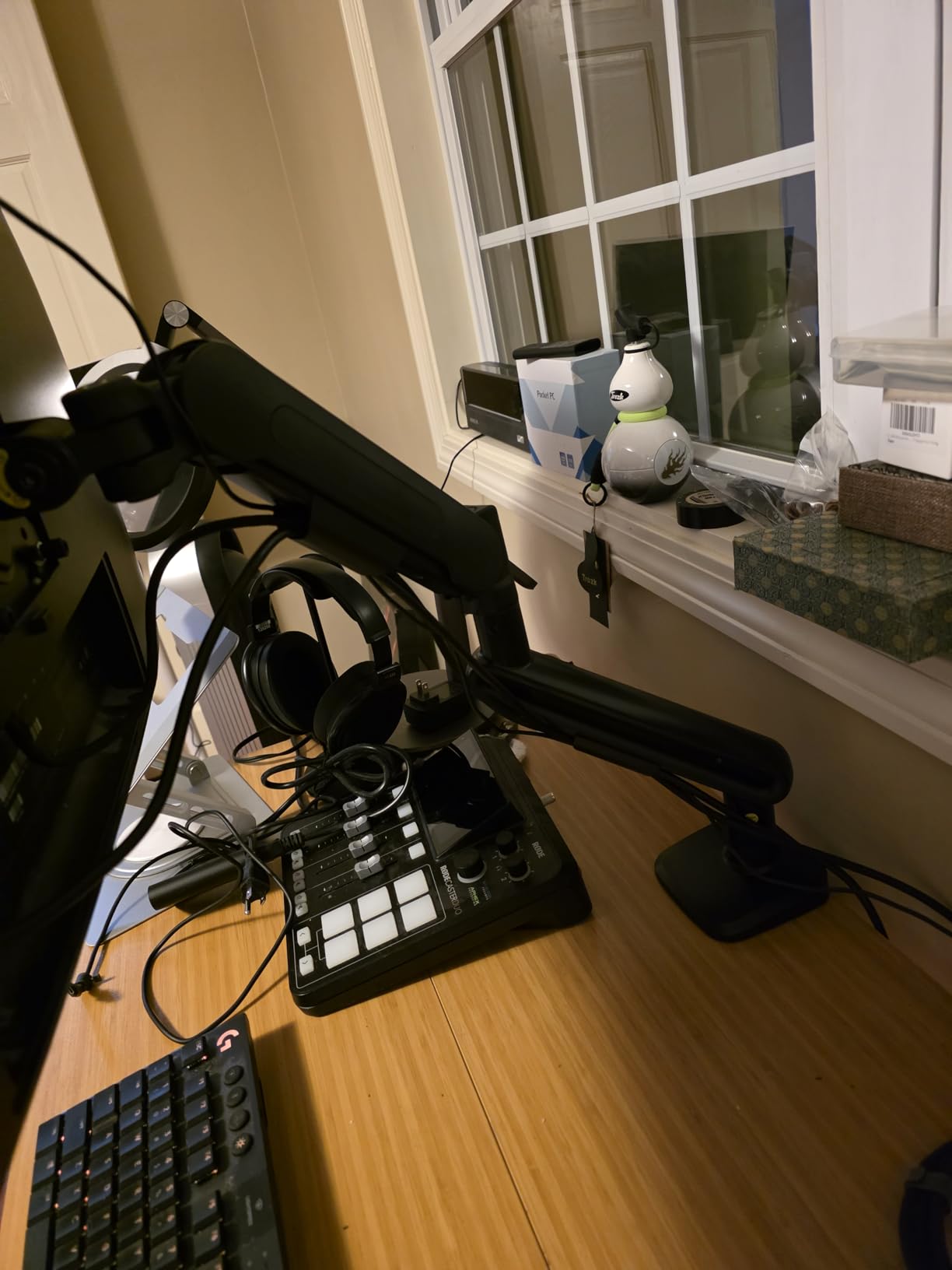 HUANUO Ultrawide Monitor Arm for 13-40