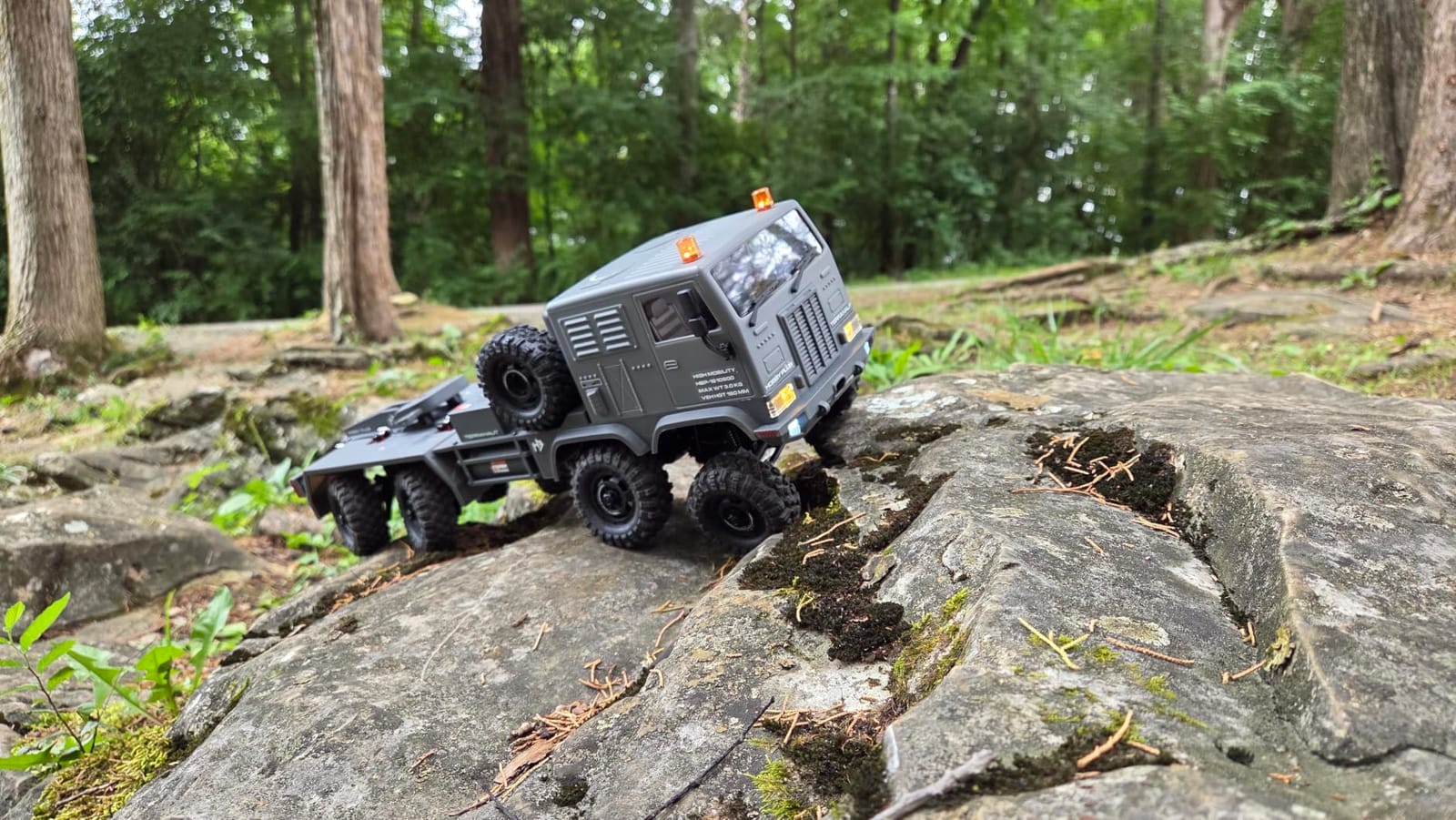 HOBBYPLUS ARKTOS 6x6 V1.5 CR18P Rock Crawler RTR All Terrain - Remote Control Car, Rock Crawler 1/18 Scale 6WD 2 Speed Transmission Off Road for Adults, RC Hobbyists (Tan) customer photo 1
