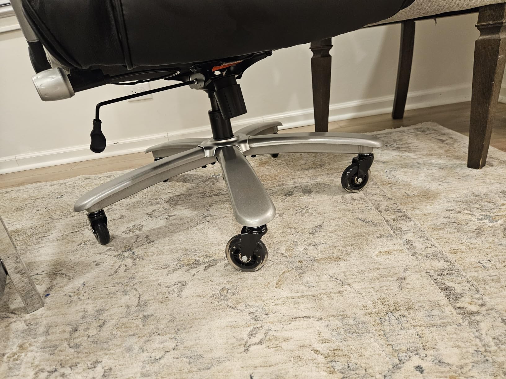 FLEXISPOT 600lbs Big and Tall Office Chair for Heavy People, Heavy Duty Computer Desk Chair with Lumbar Support 2D Armrest Blade Wheels, Chairs for Home Office Gaming Working, PU Leather, Black customer photo 1