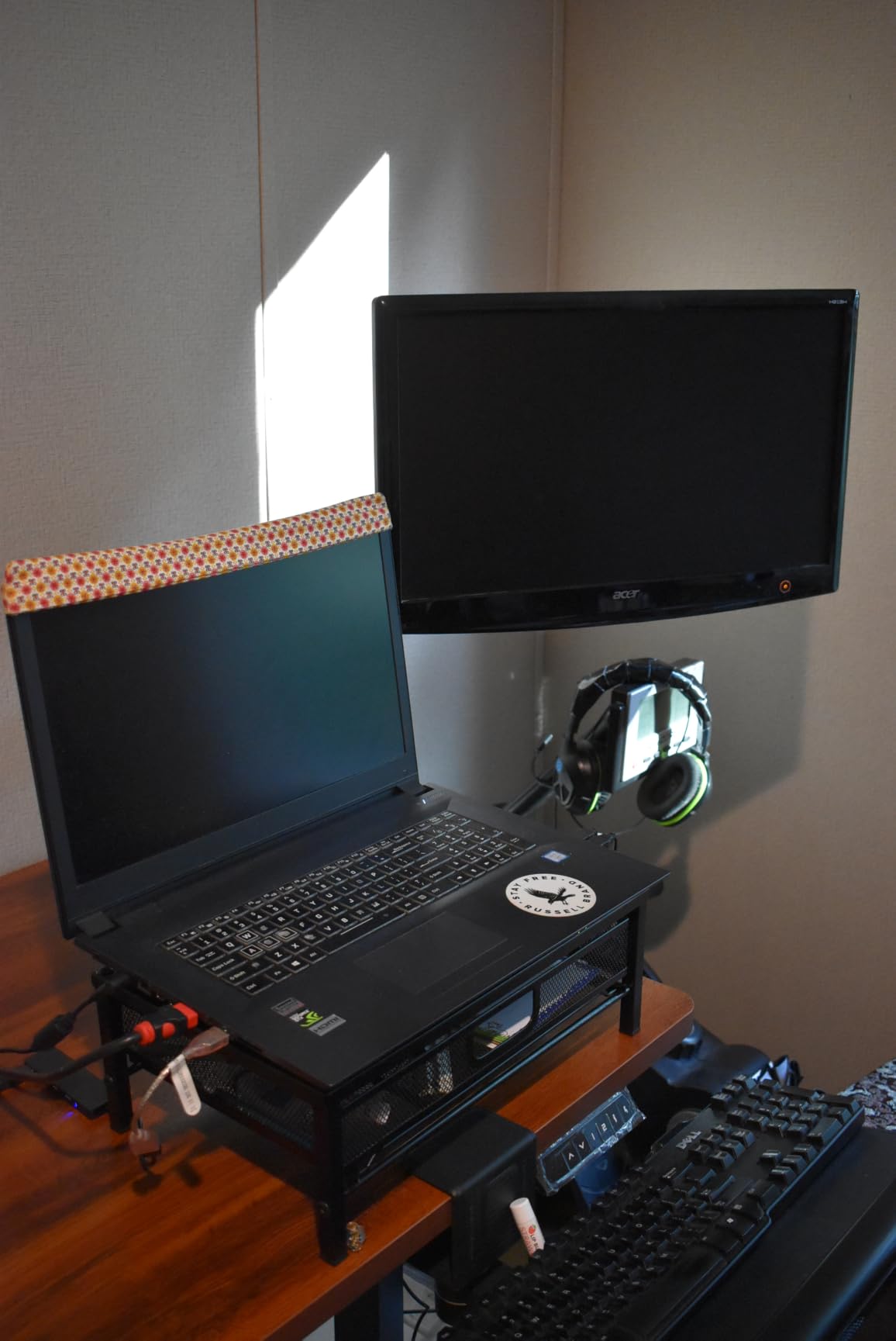 WALI Vertical Dual Monitor Mount for 17-49 inch Curved Screens, up to 33lbs | Heavy Duty Stacked Dual Ultrawide Monitor Arm, Full Motion with Tilt, Swivel, Rotation, C-Clamp & Grommet Base, VESA 75/100mm customer photo 1