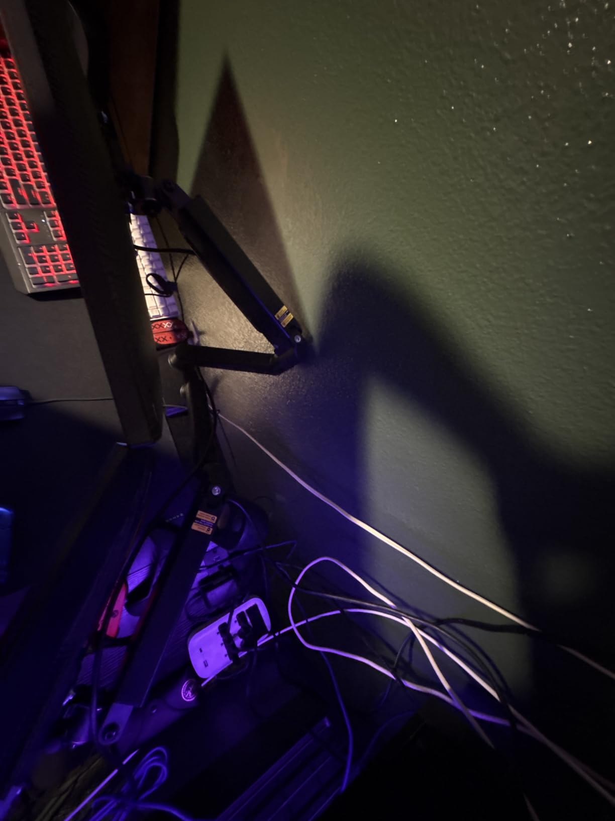 WALI Vertical Dual Monitor Mount for 17-49 inch Curved Screens, up to 33lbs | Heavy Duty Stacked Dual Ultrawide Monitor Arm, Full Motion with Tilt, Swivel, Rotation, C-Clamp & Grommet Base, VESA 75/100mm customer photo 2