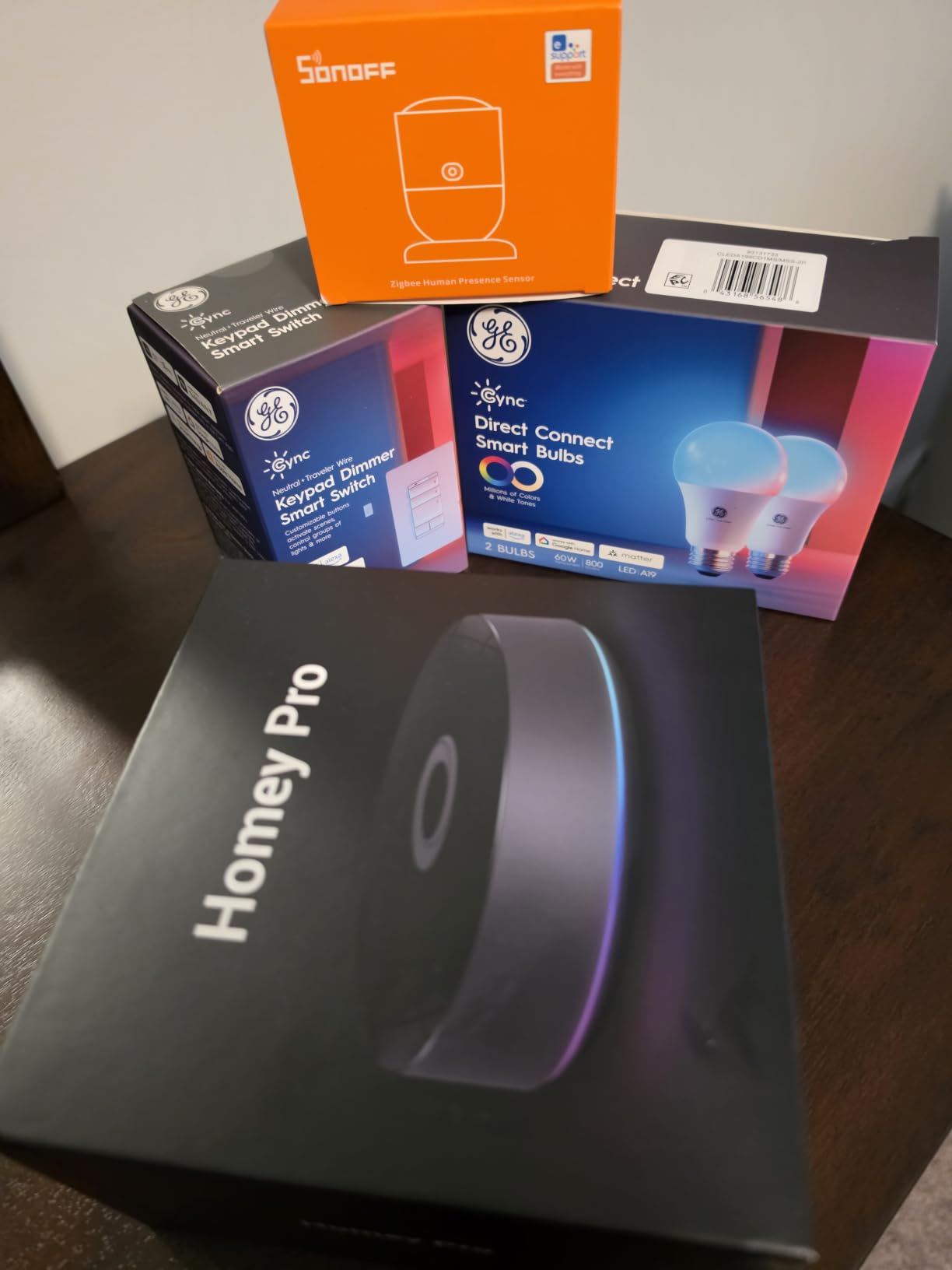 Homey Pro (2026) Smart Hub - Z-Wave Plus, Zigbee, Wi-Fi, BLE, Infrared, Matter & Thread customer photo 1
