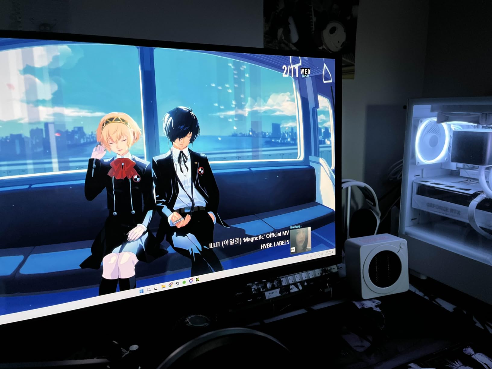 MAG 272QP QD-OLED X24 27-Inch WQHD Gaming Monitor, 2560 x 1440 Quantum Dot OLED Panel, 240Hz, 0.03ms, Adaptive-Sync, HDMI2.1, DP 1.4a, Tilt/Height Adjustable, Black customer photo 1