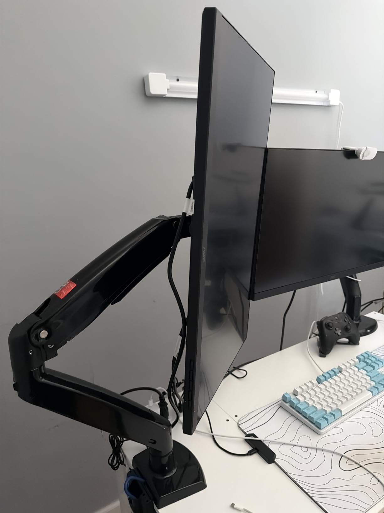 ErGear Heavy Duty Monitor Arm for 13-49'' Ultrawide Screens, 37.4 lbs Capacity, Full Motion Monitor Desk Mount, Rock-Solid Support, Dual C-Clamp & Grommet Mount, VESA 75x75/100x100mm customer photo 1