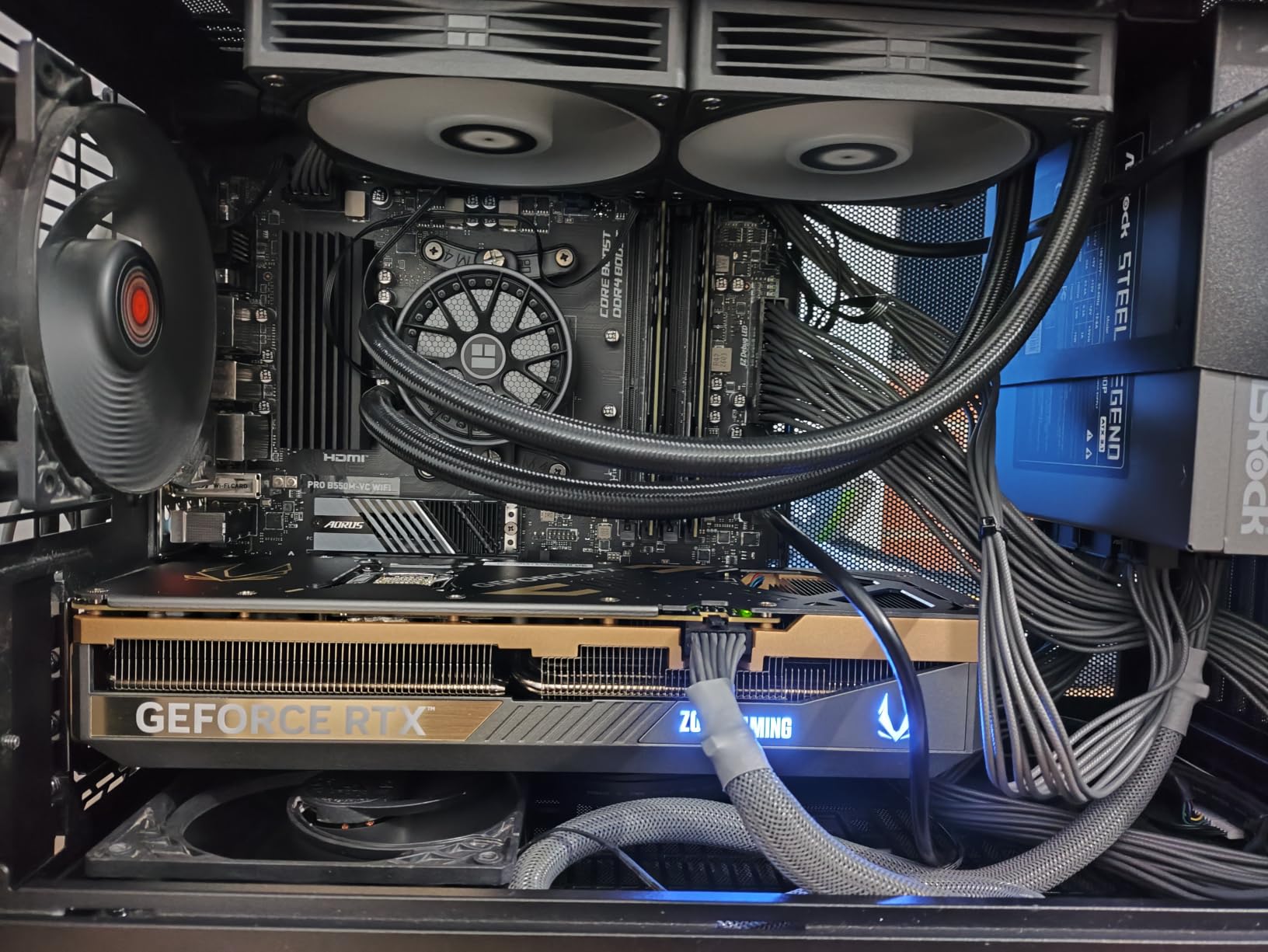 ZOTAC Gaming GeForce RTX 5080 Solid CORE OC DLSS 4 16GB GDDR7 256-bit 30 Gbps PCIE 5.0 Gaming Graphics Card customer photo 1