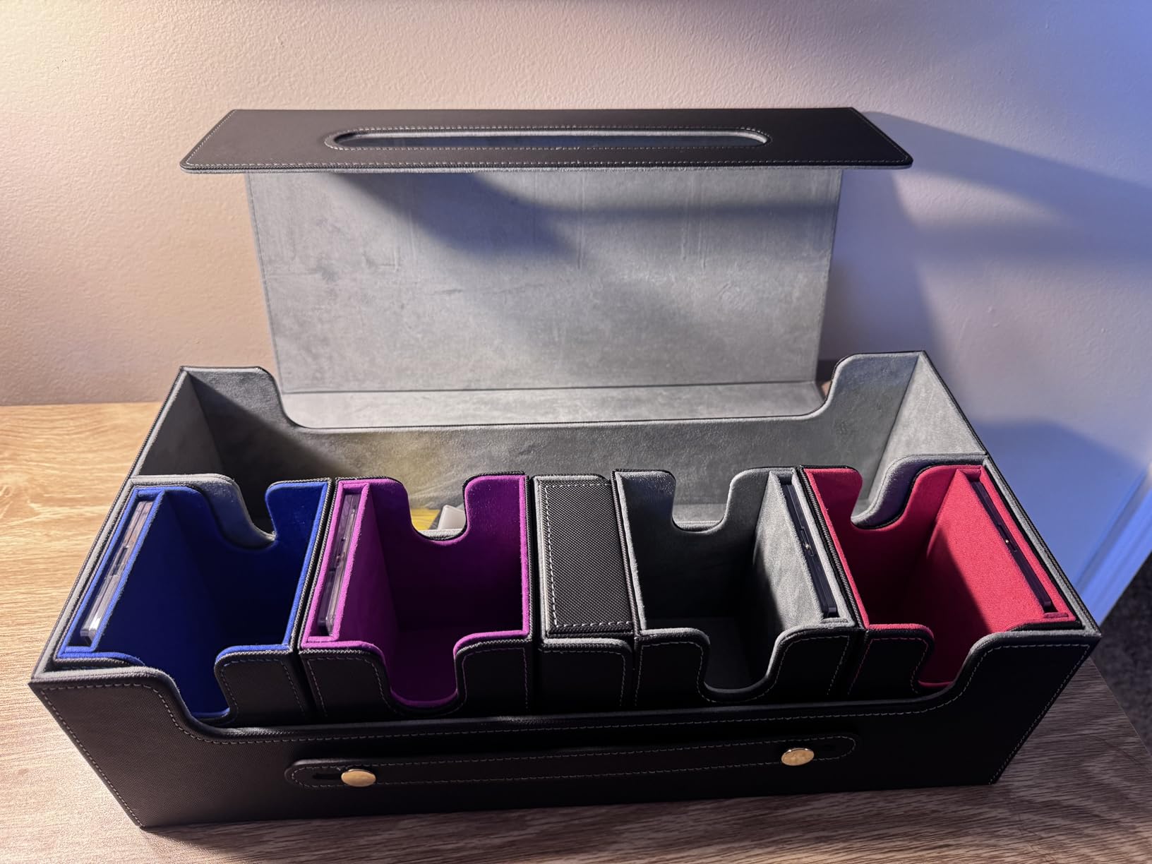 MTG Deck Box Commander 6-In-1 with Playmat Storage, TCG Multi Deck Box | 4 Modular Deck Cases with Display Window, Mat Holder & Dice Box, Toploader, Card Divider, Card Support, Black Gray customer photo 2
