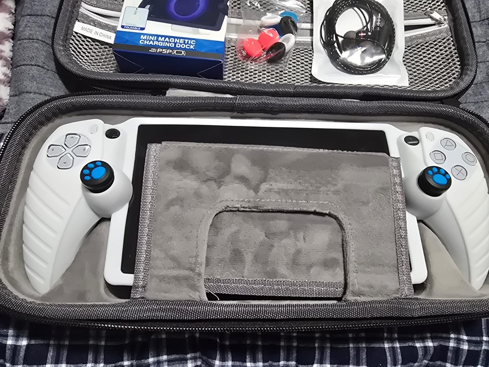 FYOUNG Accessories Kit for PlayStation Portal, Carrying Case Bundle and Magnetic Portable Charger for PS5 Portal with Protective Case, 2 Screen Protectors, Wired Headphone, 8 Thumb Grips (Blue) customer photo 1