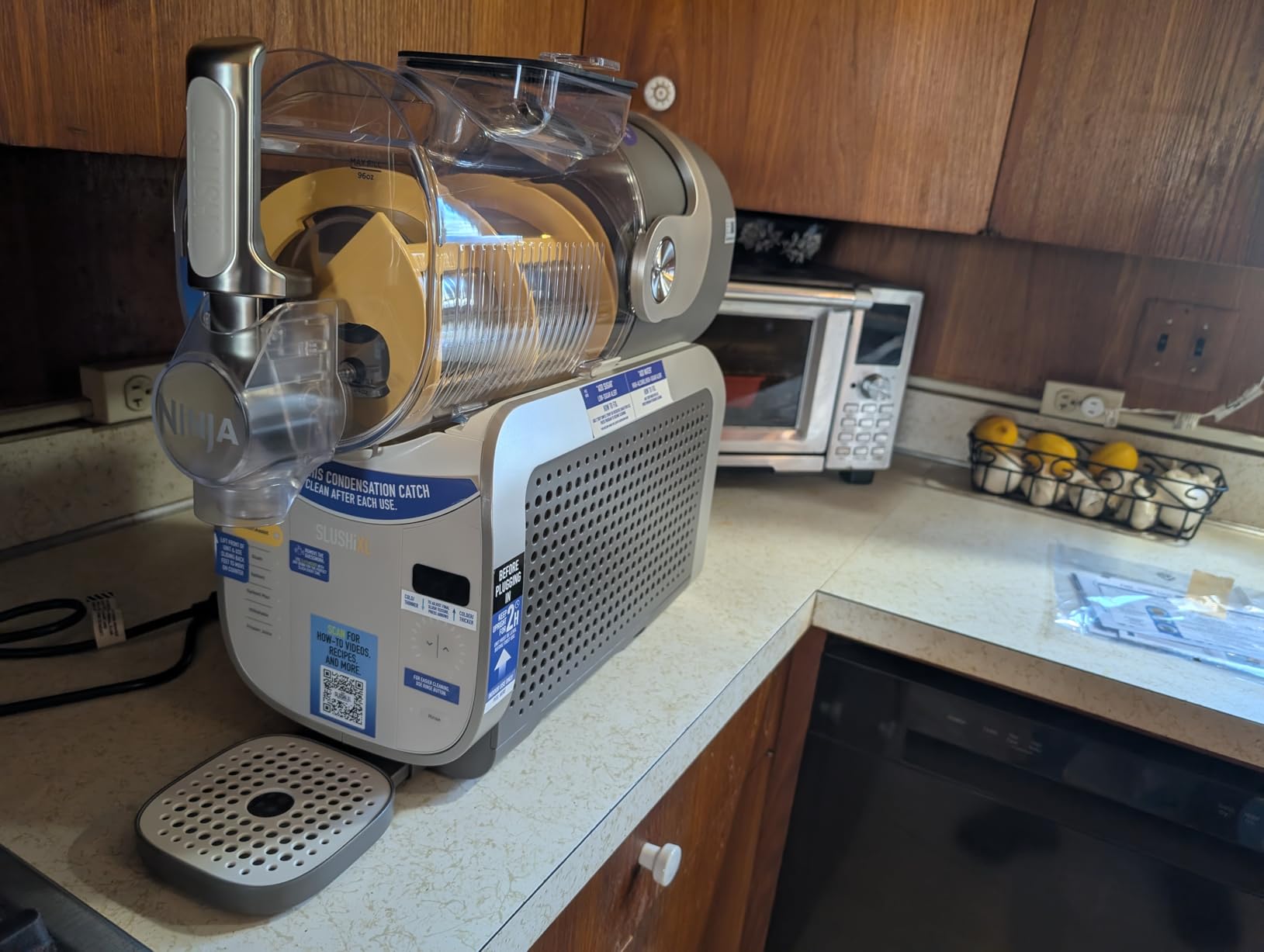 Ninja SLUSHi XL Smart Frozen Drink Maker and SLUSHi Machine, with SlushAssist Technology, 128 Oz Capacity customer photo 2
