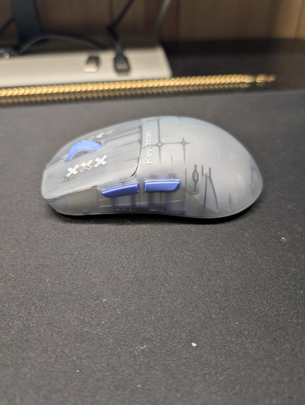 Keychron G3 8K Carbon Fiber Wireless Gaming Mouse, 30000 DPI - PAW 3950 Sensor, 47±3g Ultra-Lightweight, Wired/BT/2.4GHz, 160Hr Battery Life, 5 Programmable Buttons, Windows/Mac/Linux - Black customer photo 2