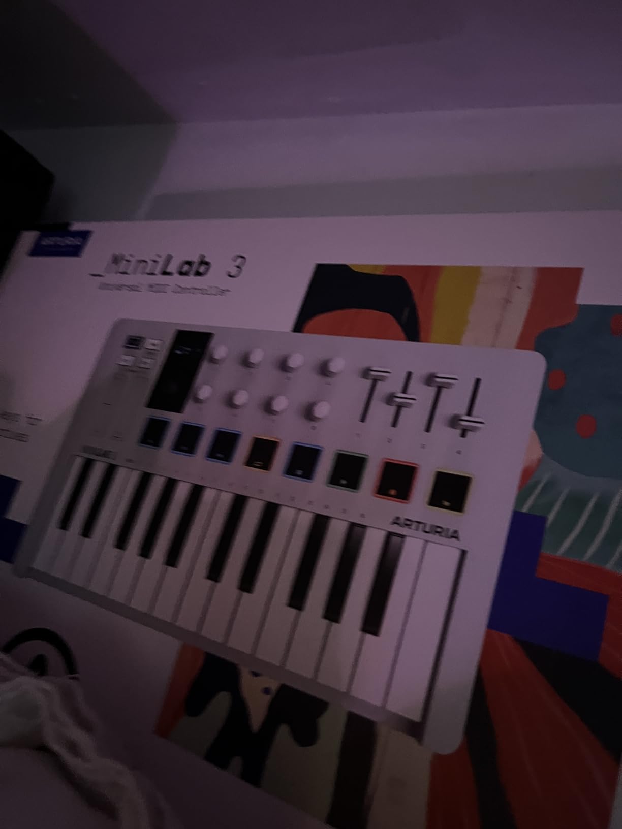 Arturia MiniLab 3 25 Key USB MIDI Keyboard Controller with 8 Multi-Color Drum Pads, 8 Knobs and Music Production Software Included customer photo 2