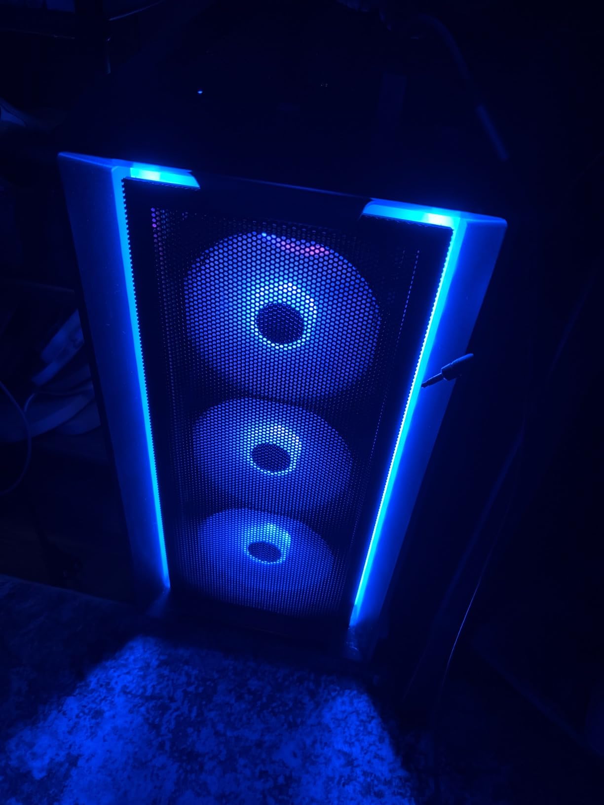 Skytech Gaming O11 Vision Gaming PC, AMD Ryzen 7 9850X3D 4.7GHz, NVIDIA RTX 5070 Ti 16GB VRAM, 2TB Gen4 NVMe SSD, 32GB DDR5 RAM 5600, 850W Gold ATX 3 PSU, 360 ARGB AIO, Wi-Fi 5, Windows 11, Desktop customer photo 1
